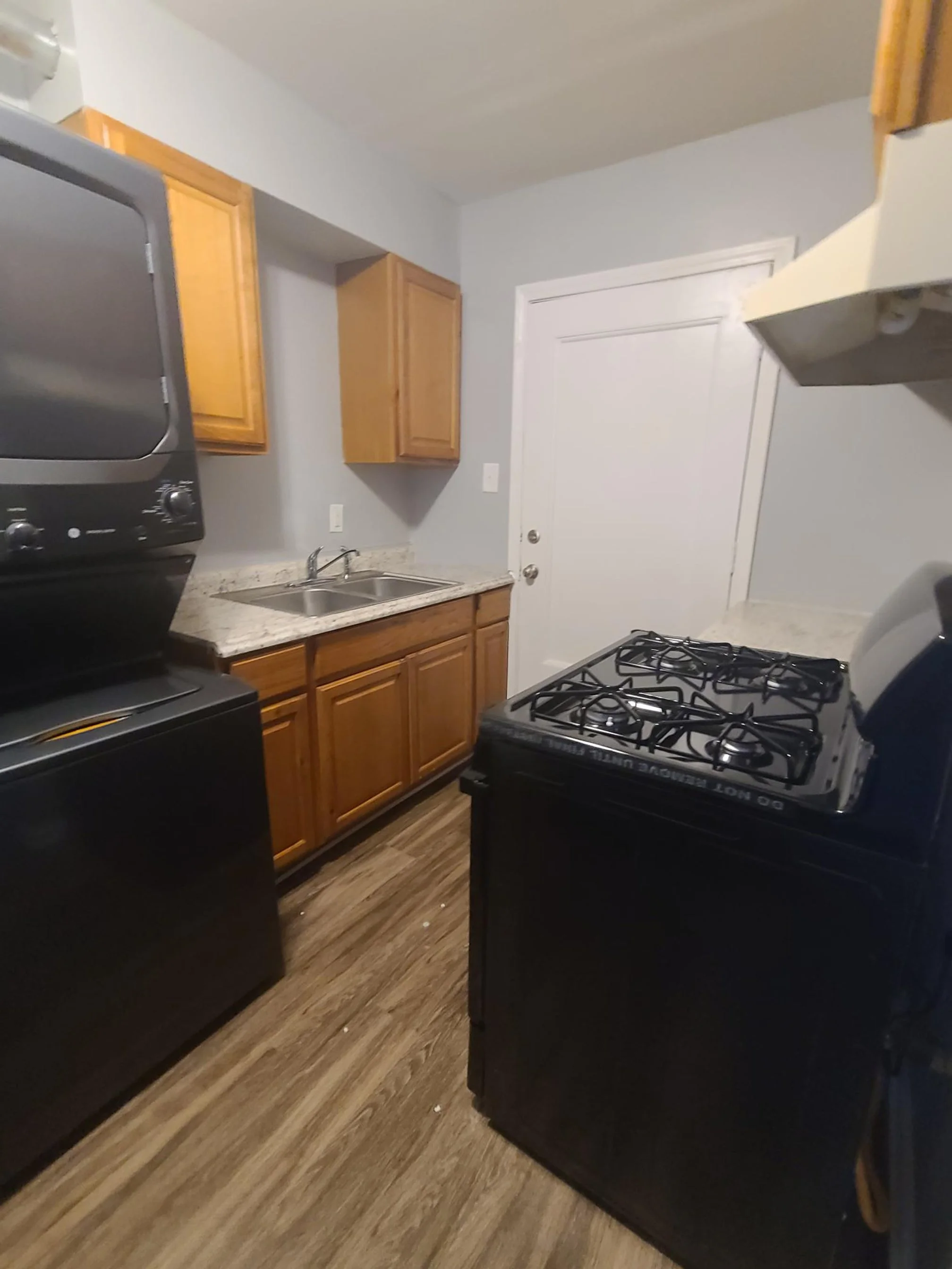 Gallery — The Courtyard at Waring Park Apartments in Memphis, Tennessee