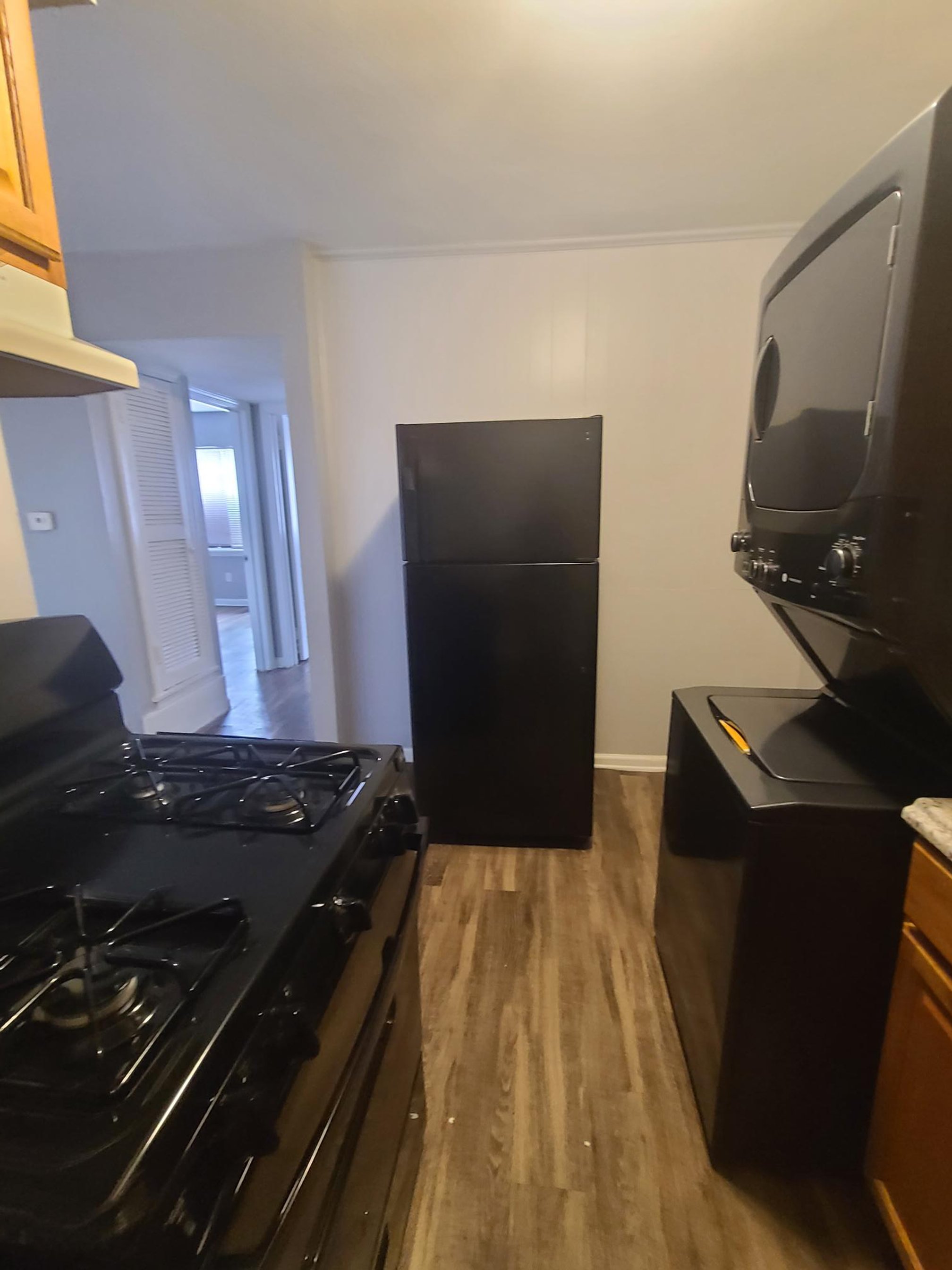 Gallery — The Courtyard at Waring Park Apartments in Memphis, Tennessee