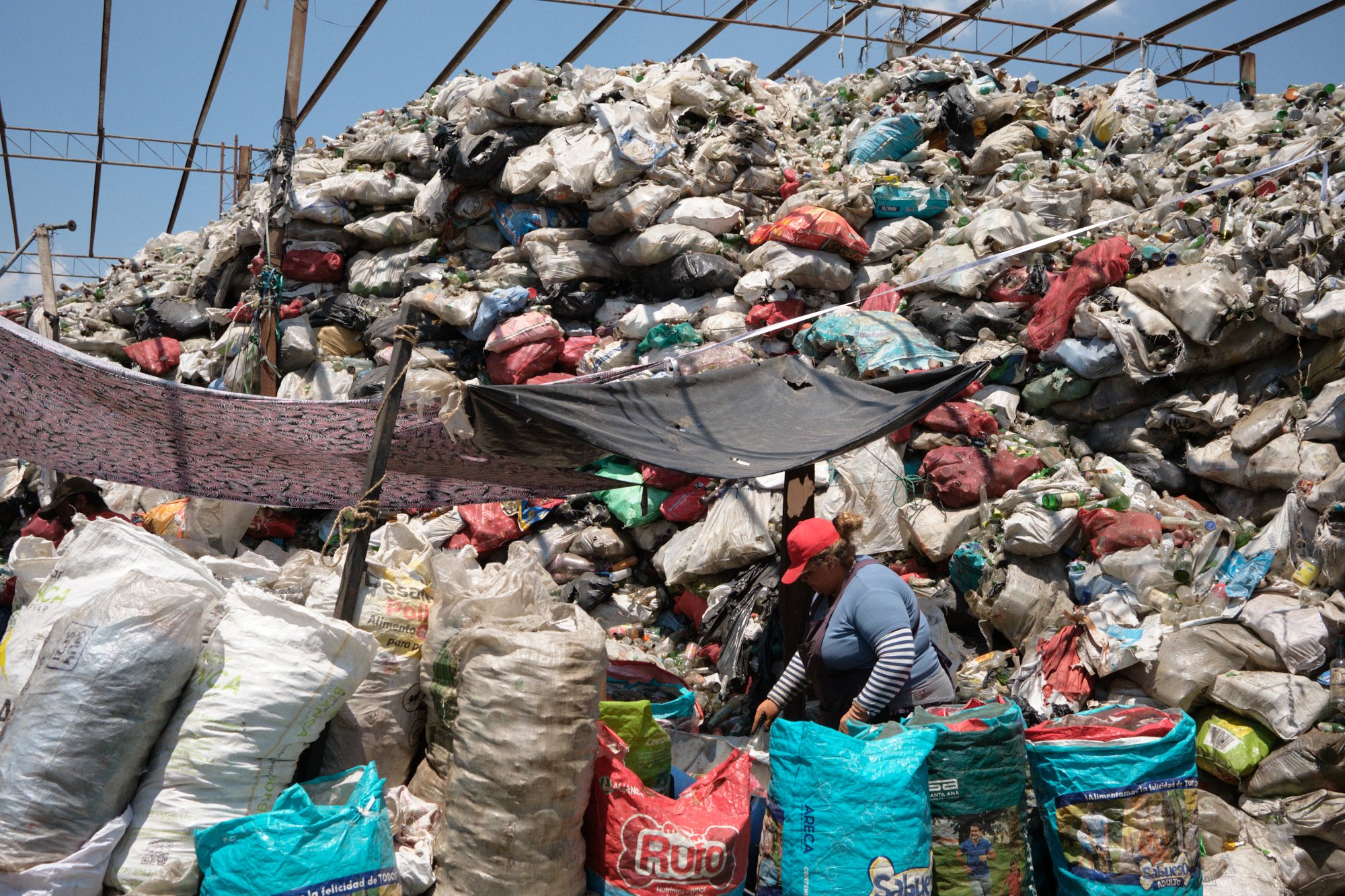 The Weight of What's Left: How One Neighborhood Is Shaped by Central America’s Largest Landfill