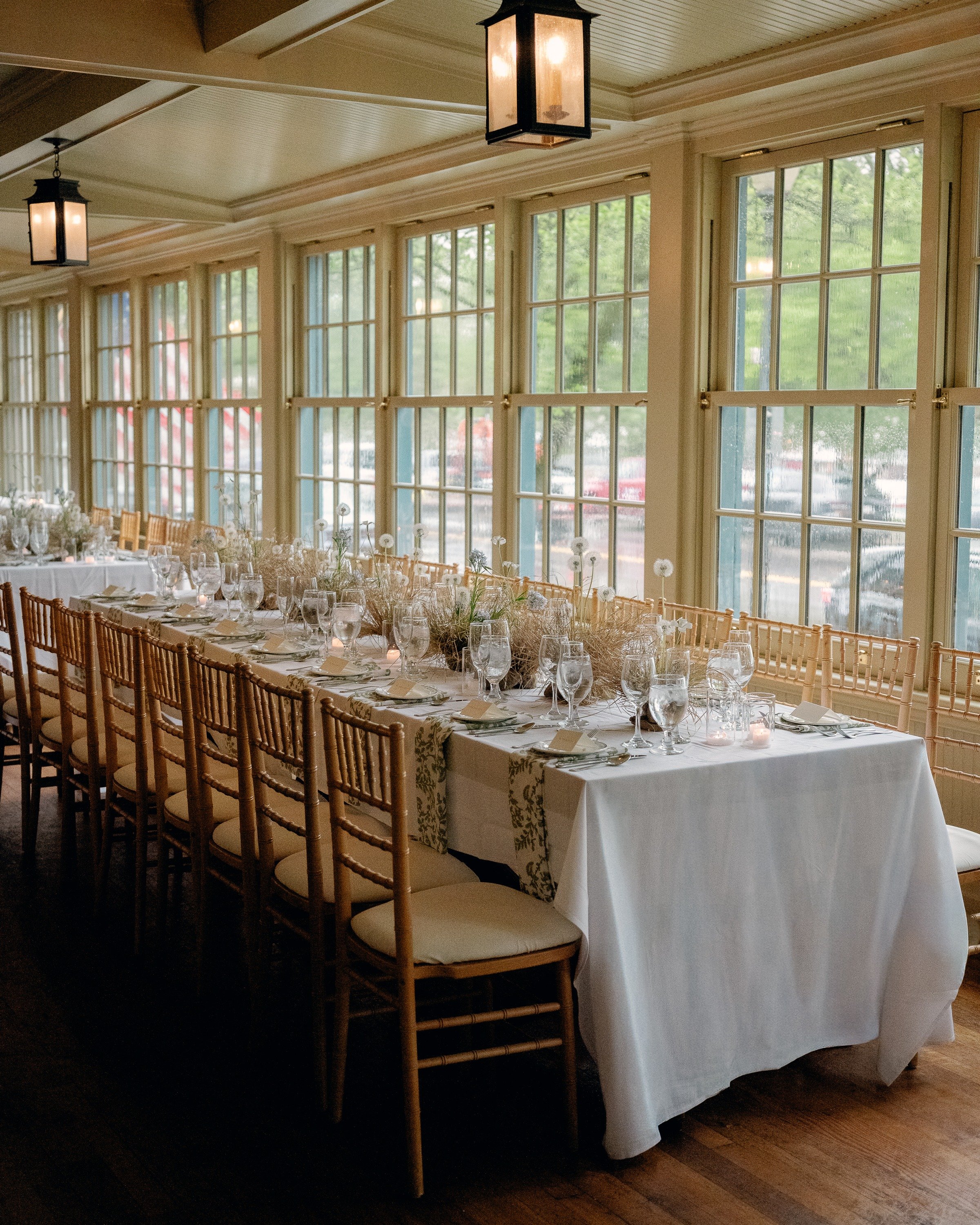 The rainiest day in May, but the brightest day for Alyssa and Jan. 

When we first met, Alyssa shared she didn't want traditional wedding flowers. She loved grassy, organic arrangements and I instantly knew the florist for her, @ashnearthfloral. Alon