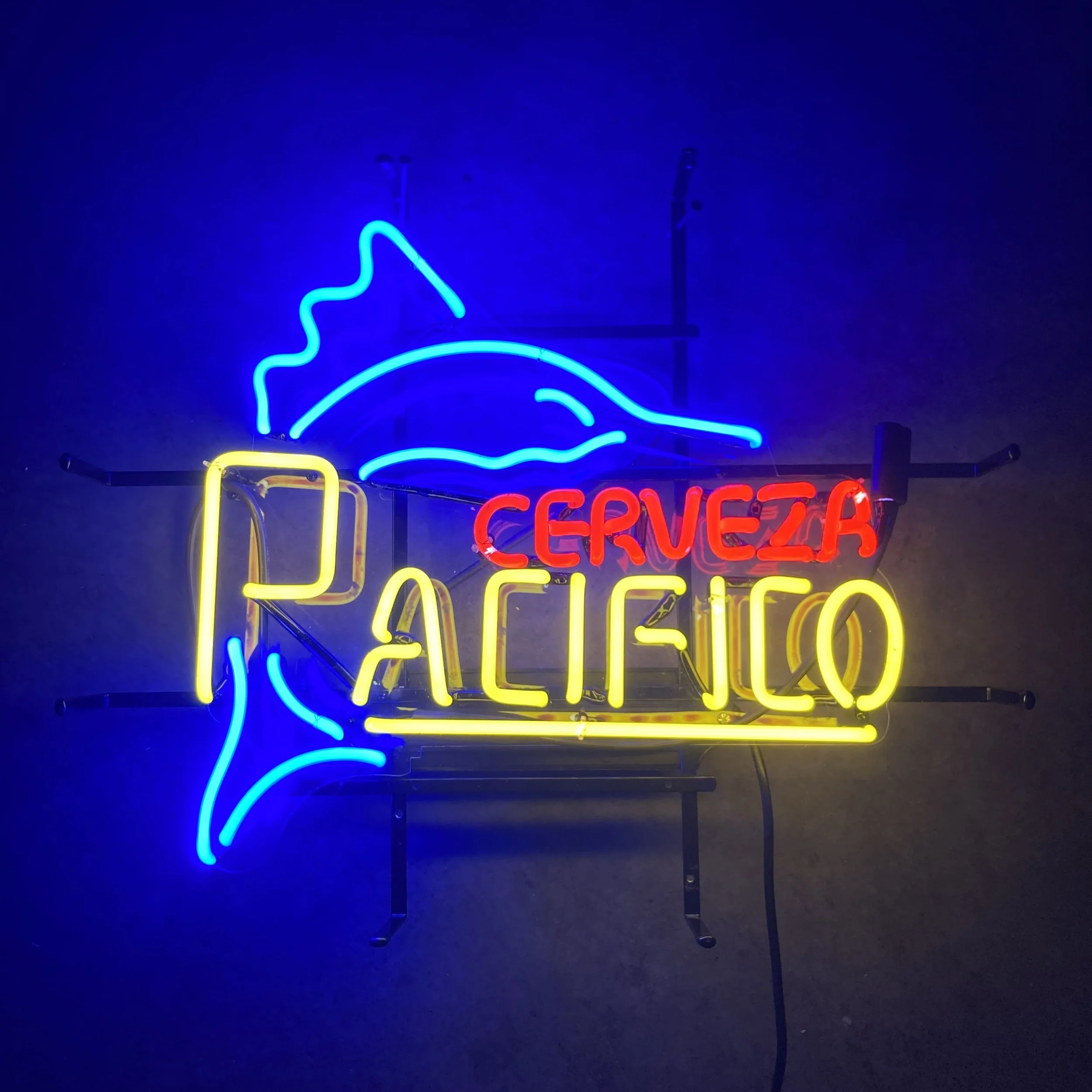 #142 Vintage Cerveza Pacifico