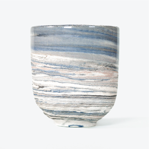 Color Combo: Violet Hour
||| Key Colors: White, Violet, Black, and Mazzerine Blue
||| Body Shape: Wan | Wide Opening with a tapered foot.
||| Finish: Heavy Tourque Chattering