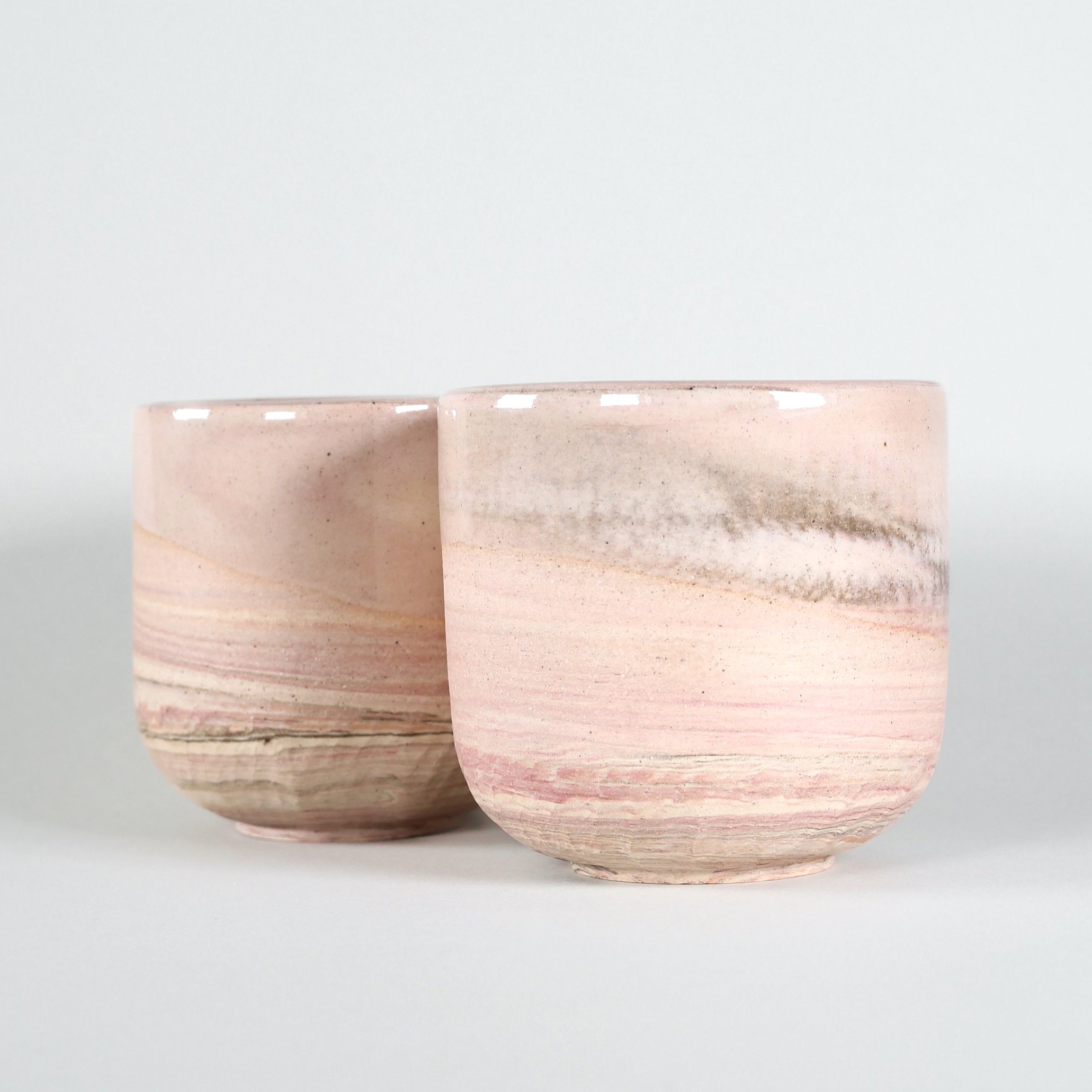 Color Combo: Coral Canyon
||| Key Colors: White, Coral, Apricot, Brown
||| Body Shape: Tsutsu | Cylinder with a rounded base and tapered foot.
||| Finish: Chattered