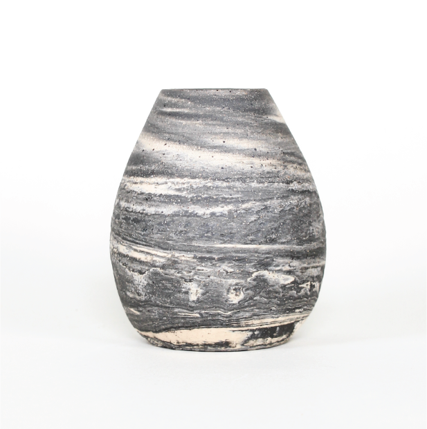 Color Combo: Monochrome (more black)
||| Key Colors: White and Black
||| Body Shape: Tear Drop Vase
||| Finish: Chattered