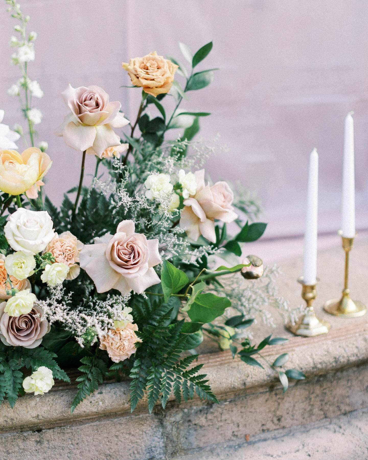 There&rsquo;s a reason why blush, peach, white, and neutral tones will forever be a wedding favorite. And we believe it is because it almost always photographs so lovely. 🤍 We love fun and bold colors too, of course (in fact, we don&rsquo;t get thos