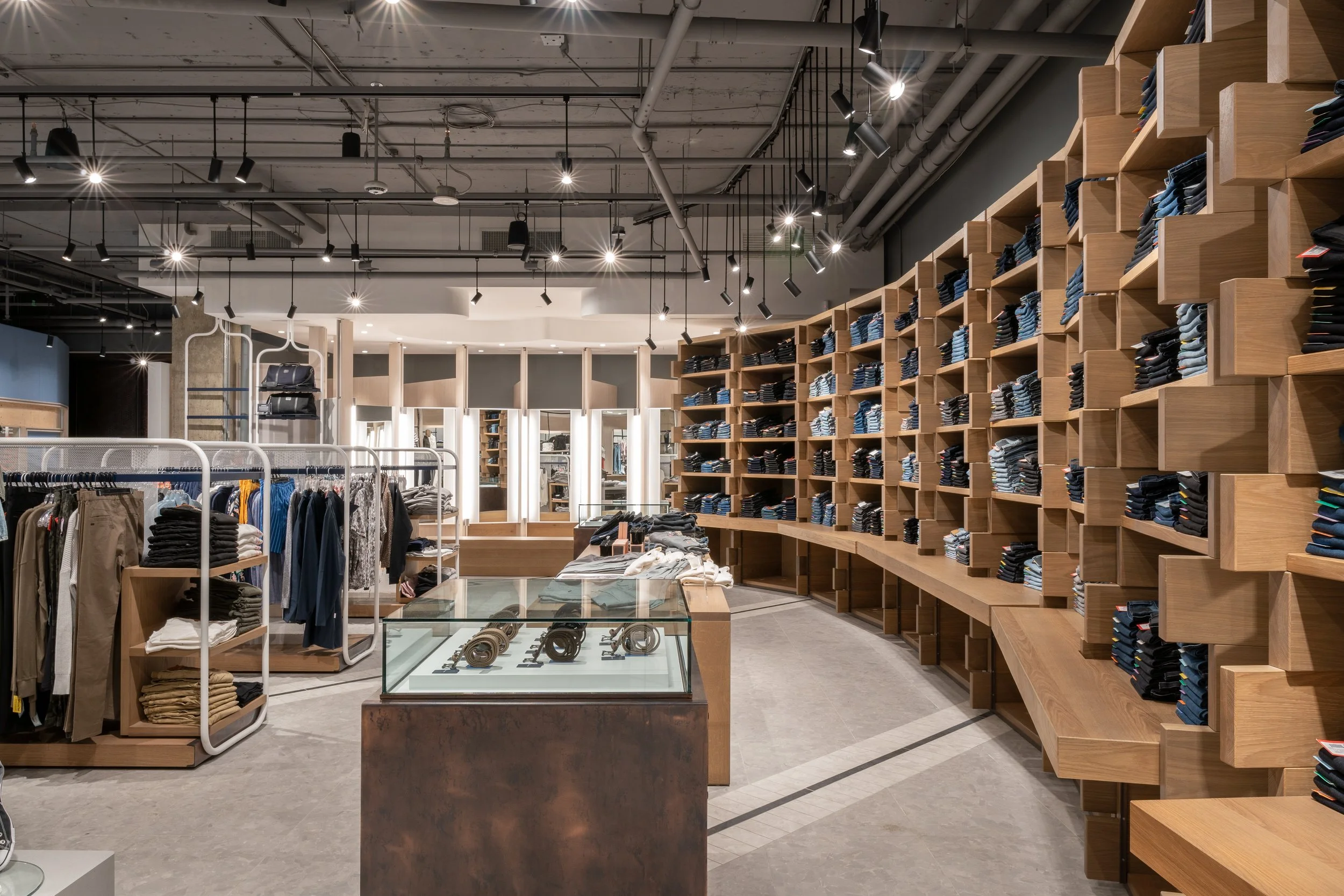 Manulife Centre, Toronto — Beauleigh
