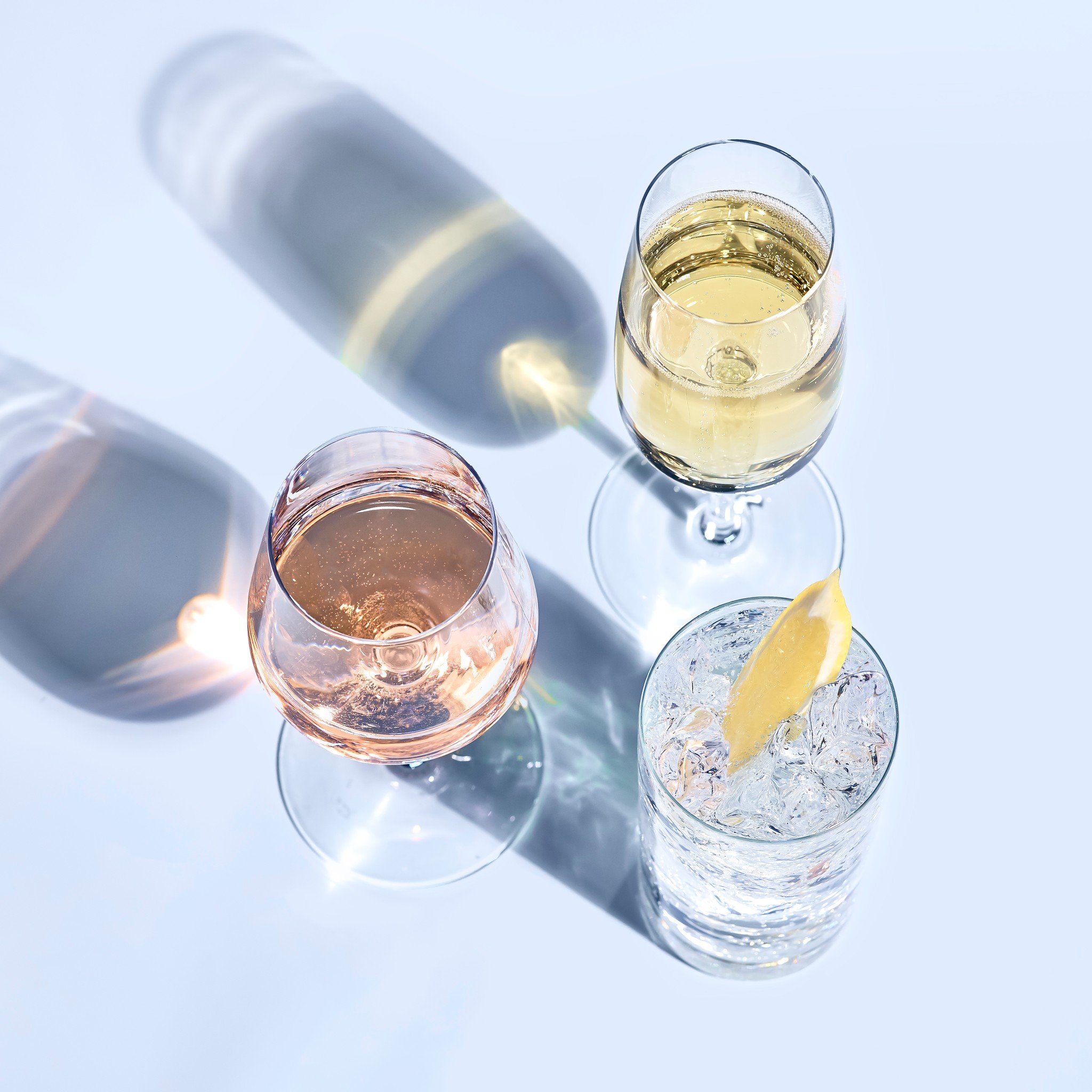 Vad dricker du helst - Cocktails, Vin eller Bubbel?? Kommentera med Emoji💜❤️💛

Cocktails💜
Vin❤️
Bubbel💛

#no1beverages #no1foreveryone #cocktail #vin #bubbel #cocktails #viner #mousserande #vintips #dryckestips #dryck #drycker #drink #drinkar #dr