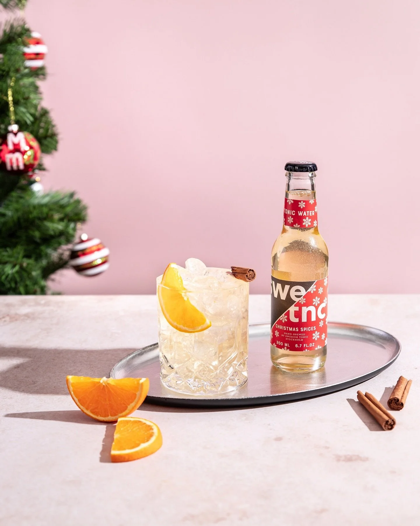 It&rsquo;s not just us who are back - your favorite is too! We&rsquo;re welcoming back Tonic Water Christmas Spices ⛄️🎅🏽 Get into the holiday spirit with its warm, festive flavors of cinnamon, cardamom, cloves and bitter orange 🍊❄️ #swedishtonic #