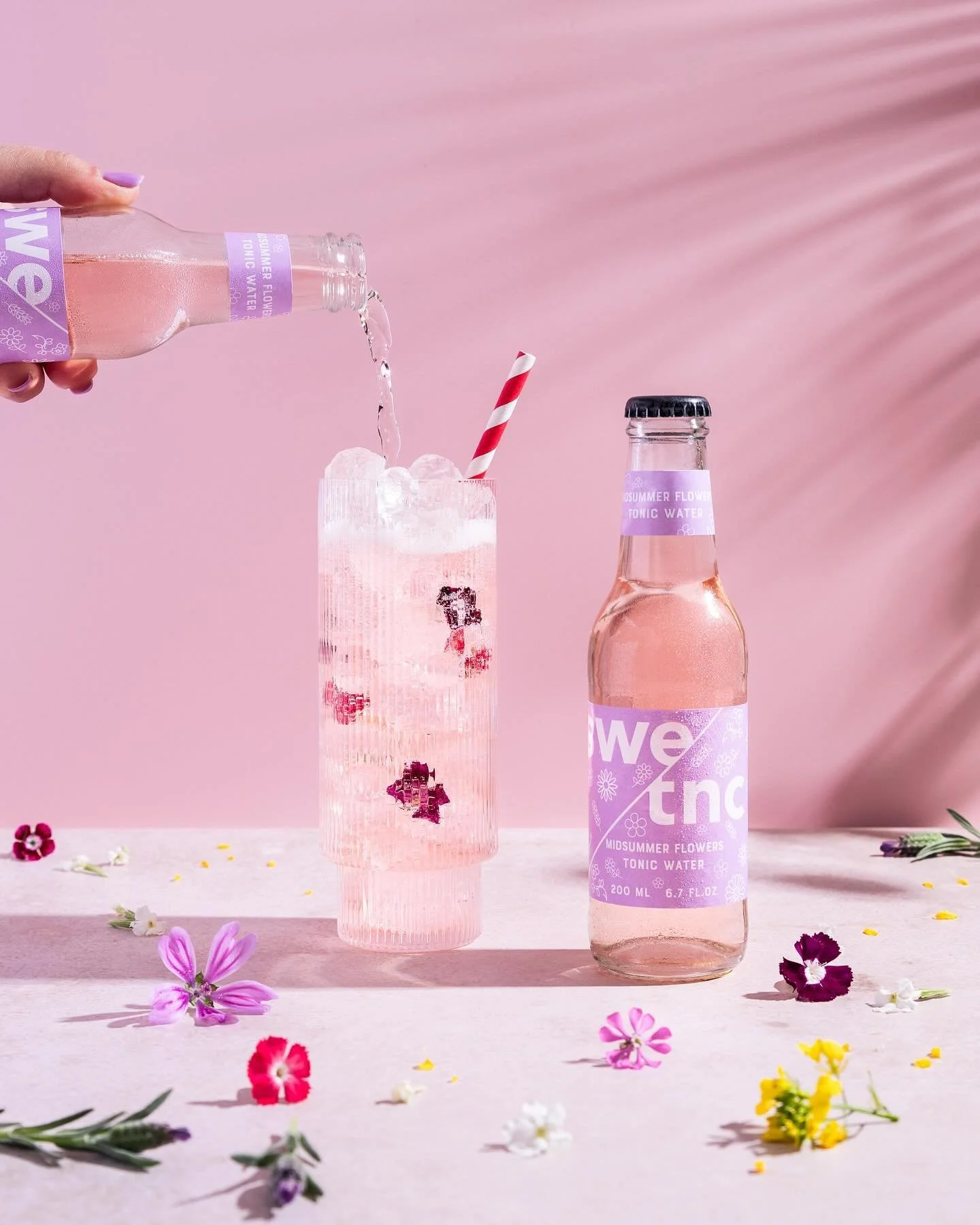 It&rsquo;s finally here - Midsummer Flowers 🌸 You know the Midsummer tradition - pick 7 flowers and put them under your pillow to dream about the person you will fall in love with. Now you will find all the flowers you need in our new tonic! No more