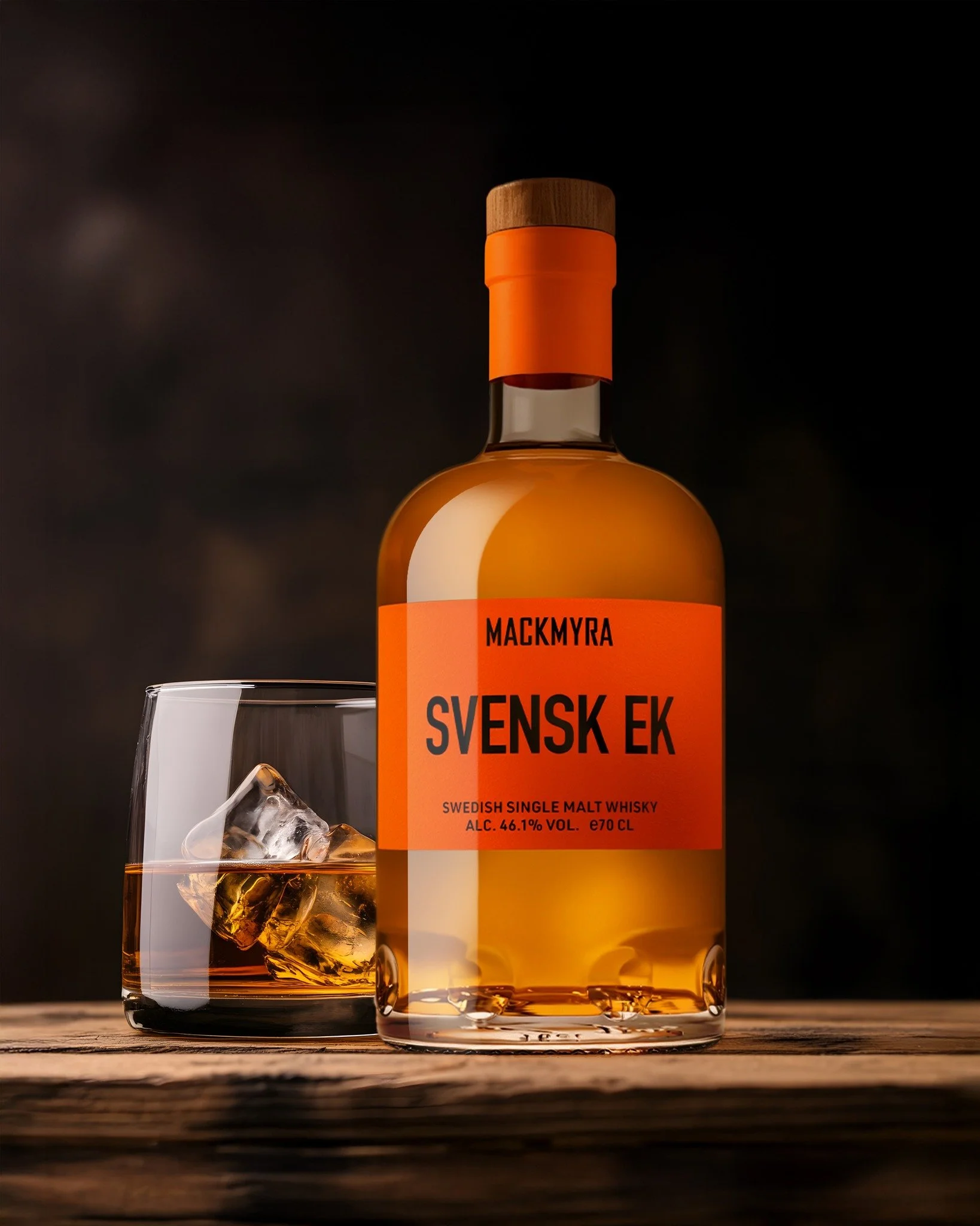 Mackmyra Svensk Ek 🥃
 
En svensk whisky med unik karakt&auml;r!
 
Mackmyra Svensk Ek &auml;r en whisky som verkligen sticker ut. Den lagras p&aring; en kombination av svenska ekfat, ex-bourbonfat och oloroso-sherryfat &ndash; en balans som ger kraft