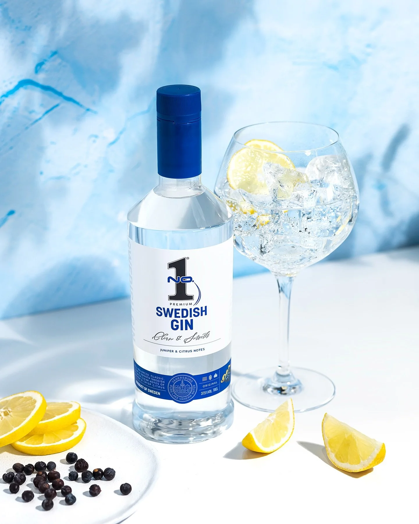 ✨ No.1 Swedish Gin ✨
Klassisk gin med tydliga toner av enb&auml;r och fr&auml;sch citrus. Ren, mjuk och framtagen f&ouml;r dig som uppskattar en v&auml;lbalanserad gin &amp; tonic eller vill utforska egna drinkkreationer.

🍋 Tillverkad i Sverige
🌿 