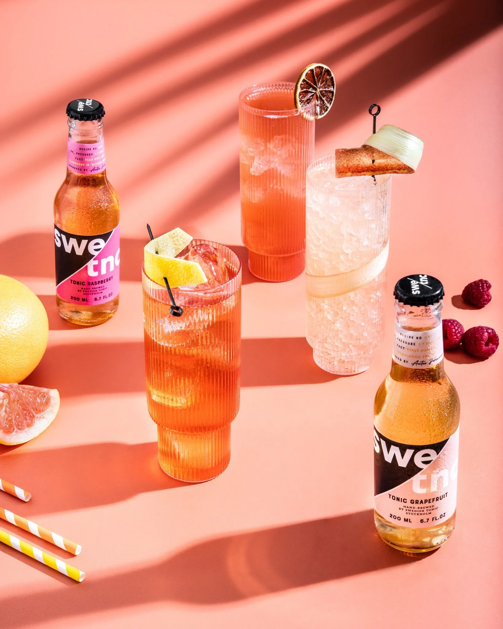 A splash of colour to brighten the season.
Raspberry or Grapefruit &mdash; what&rsquo;s your pick? 🍓🍊

#swedishtonic #swetnc #tonicwater #raspberrytonic #grapefruittonic #premiumdrinks #scandinavianbrand #mixology #cocktailtime #drinkinspiration #c
