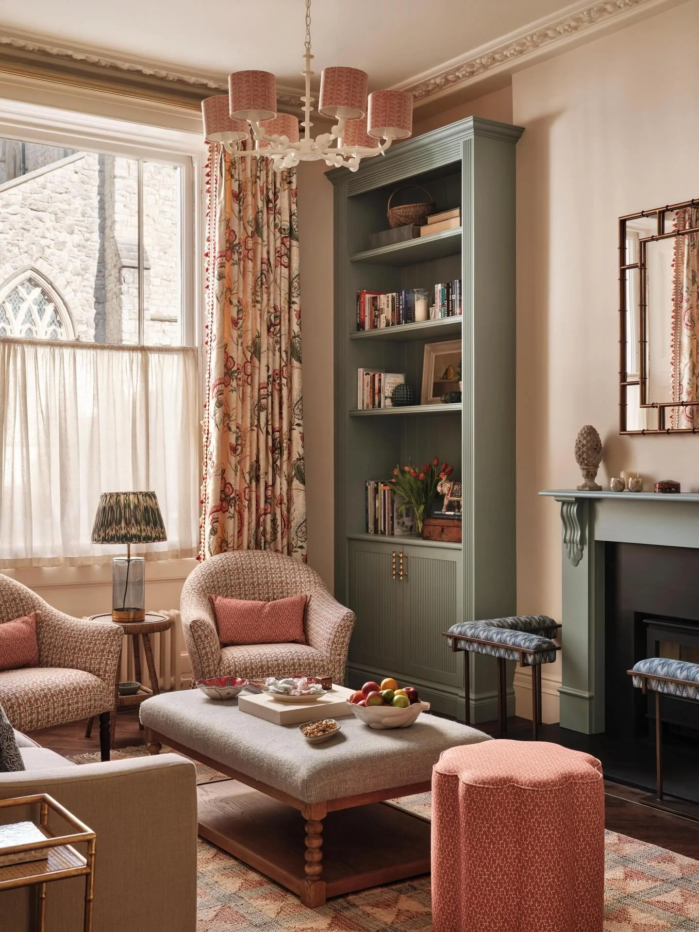 We loved working on this pied-&agrave;-terre apartment in London. The perfect blend of functional and luxury, creating a warm and inviting atmosphere that feels like home. 

#interiors #design #interiordesign #trend 

📸 @astridtemplier