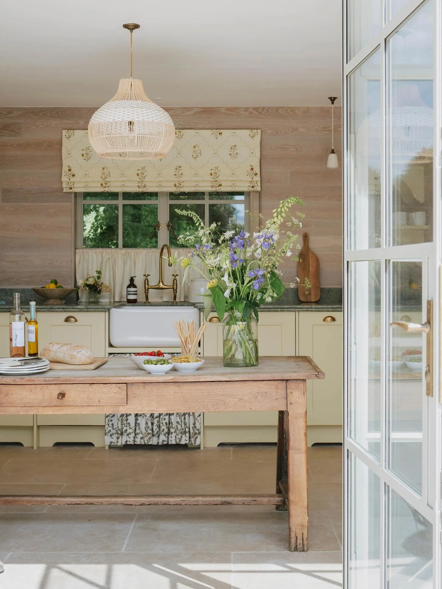 With spring fast approaching it&rsquo;s time to start thinking about your outdoor space.

This gorgeous pool house was designed with long summer days in mind. With a potting-shed and beekeeper aesthetic in mind we used natural finishes including a Po