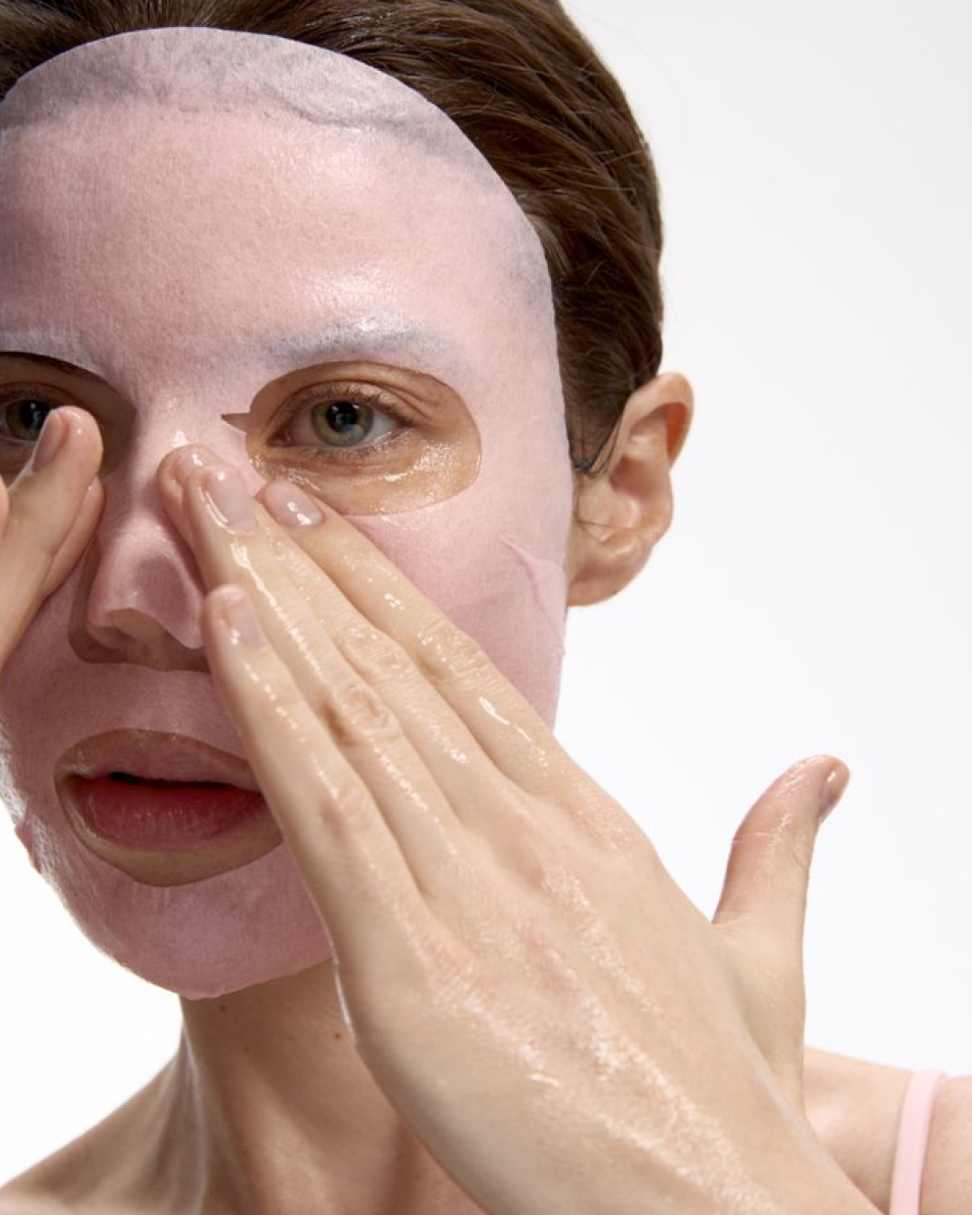 Skinmaxxing Explained: The Beauty Trend Reshaping Skincare