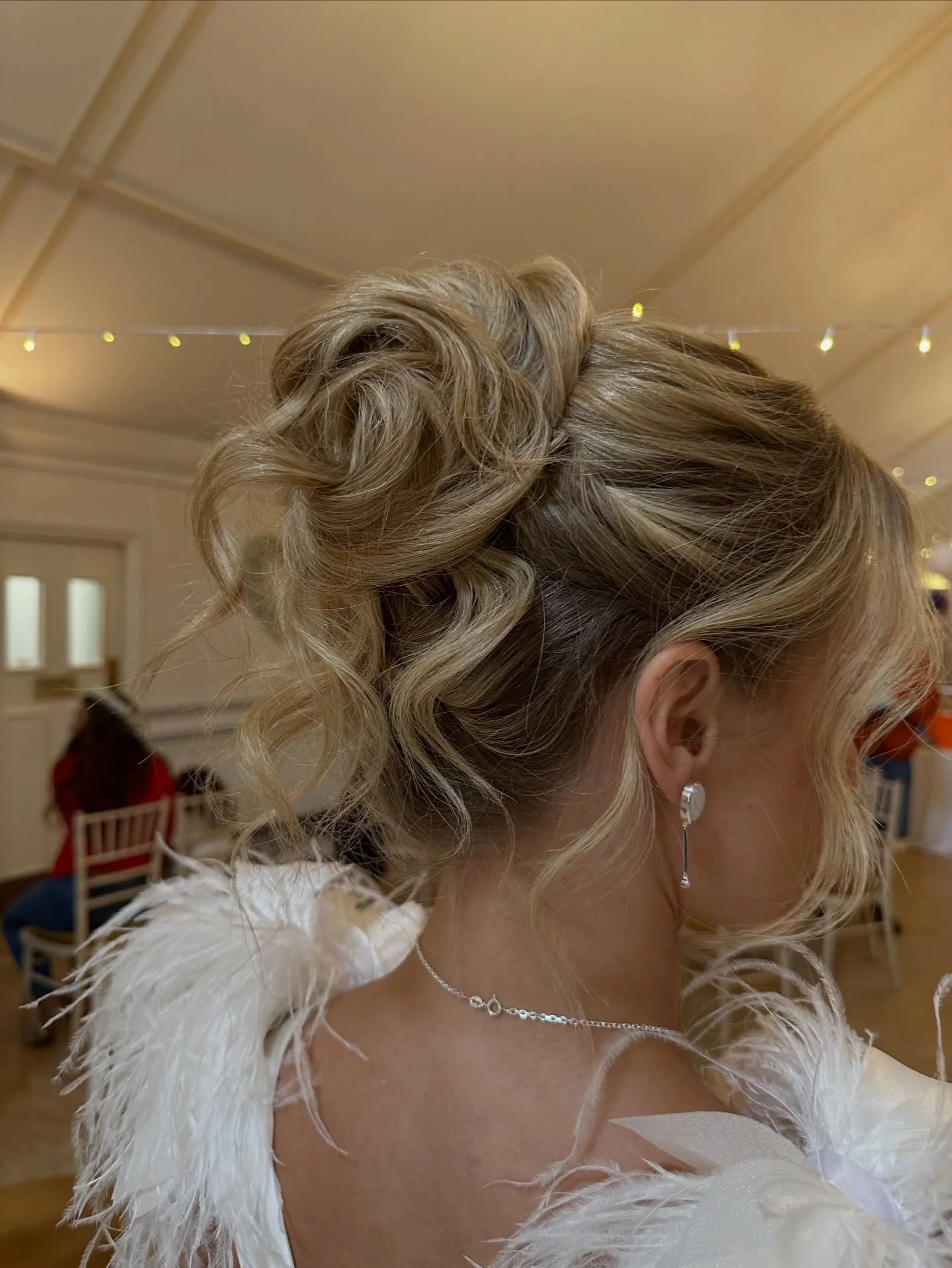 ✨ Dreaming of a Pinterest-worthy boho updo but think you don&rsquo;t have enough hair&hellip; don&rsquo;t worry. I can give you a helping hand with some carefully placed hair extensions, no-one will ever know it&rsquo;s not all your own. 😉 
Shall I 