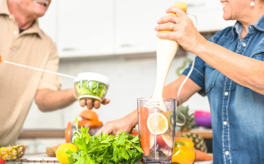 6 Ways Seniors Benefit from Help with Meal Preparation