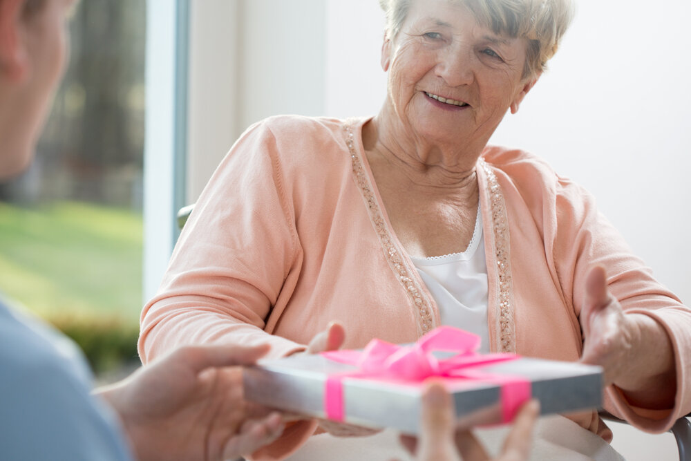 10 Great Gift Ideas for Seniors