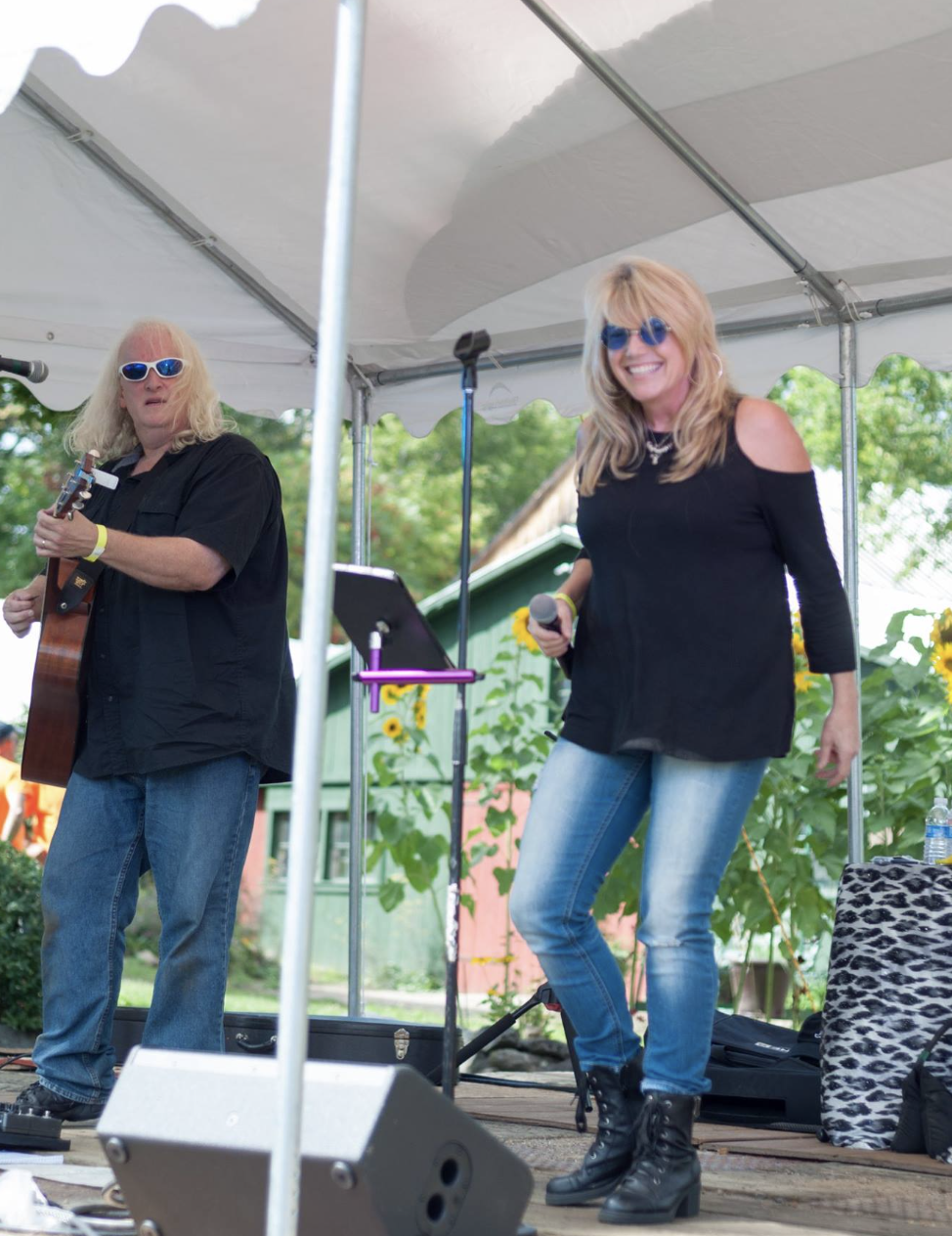 ROB &amp; Jody - Live Music at Galley Hatch 