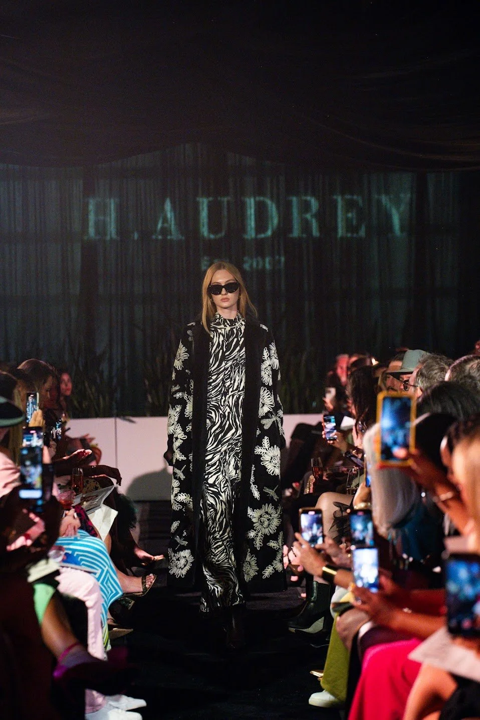 MODERN_LUXURY_24TH_&_TENTH-71419-2.jpg
