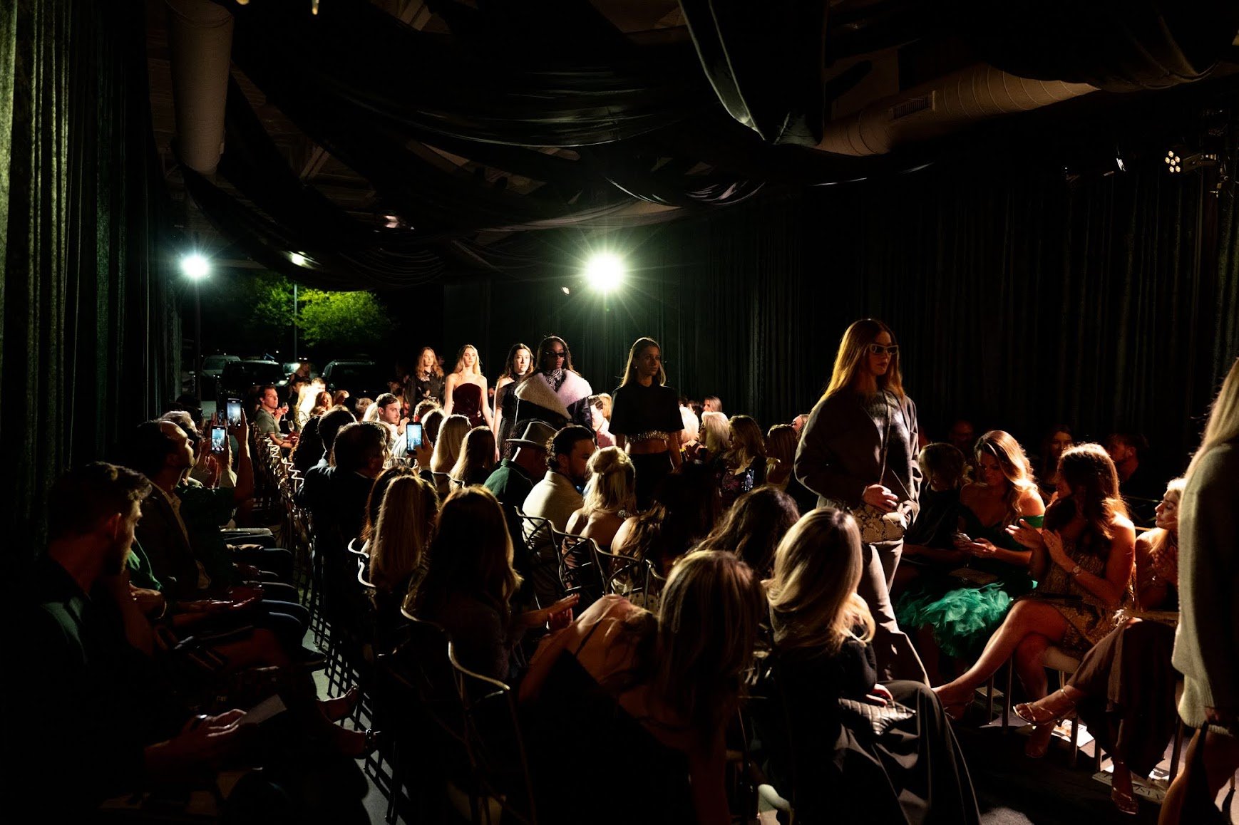 MODERN_LUXURY_24TH_&_TENTH-1174137.jpg