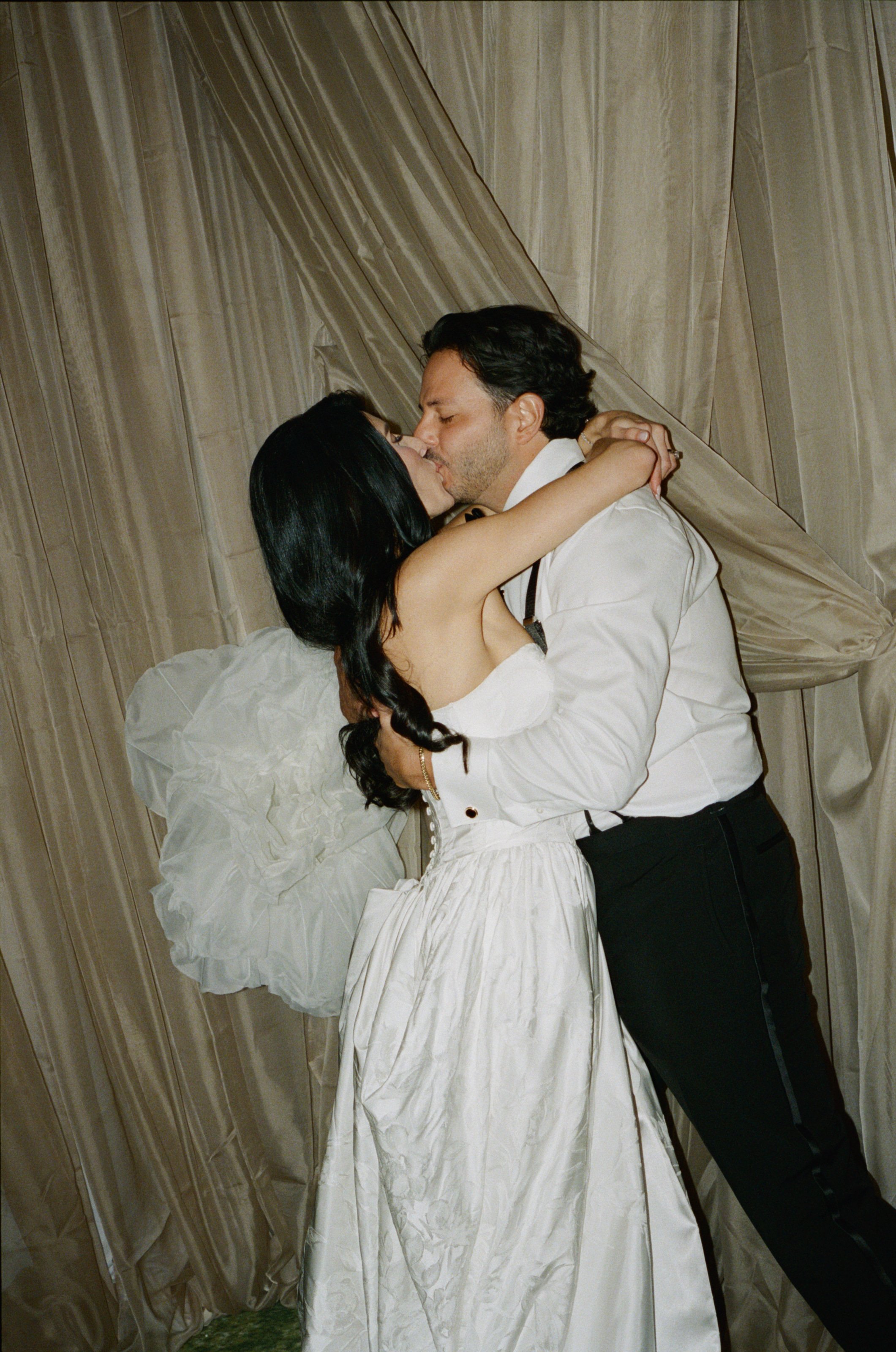 111849_LCA_Alyssa_and_Ben_011_30 (1).jpg