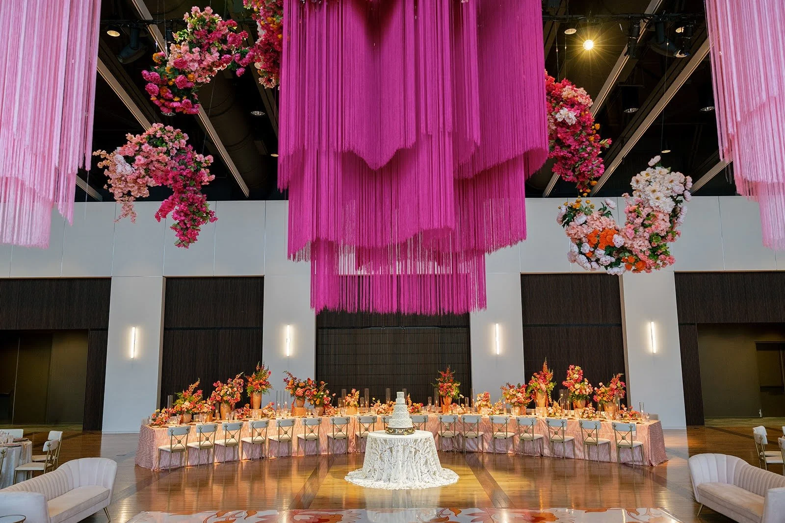 Curved King Table with Fringe Chandeliers (Colors can be Customized)
