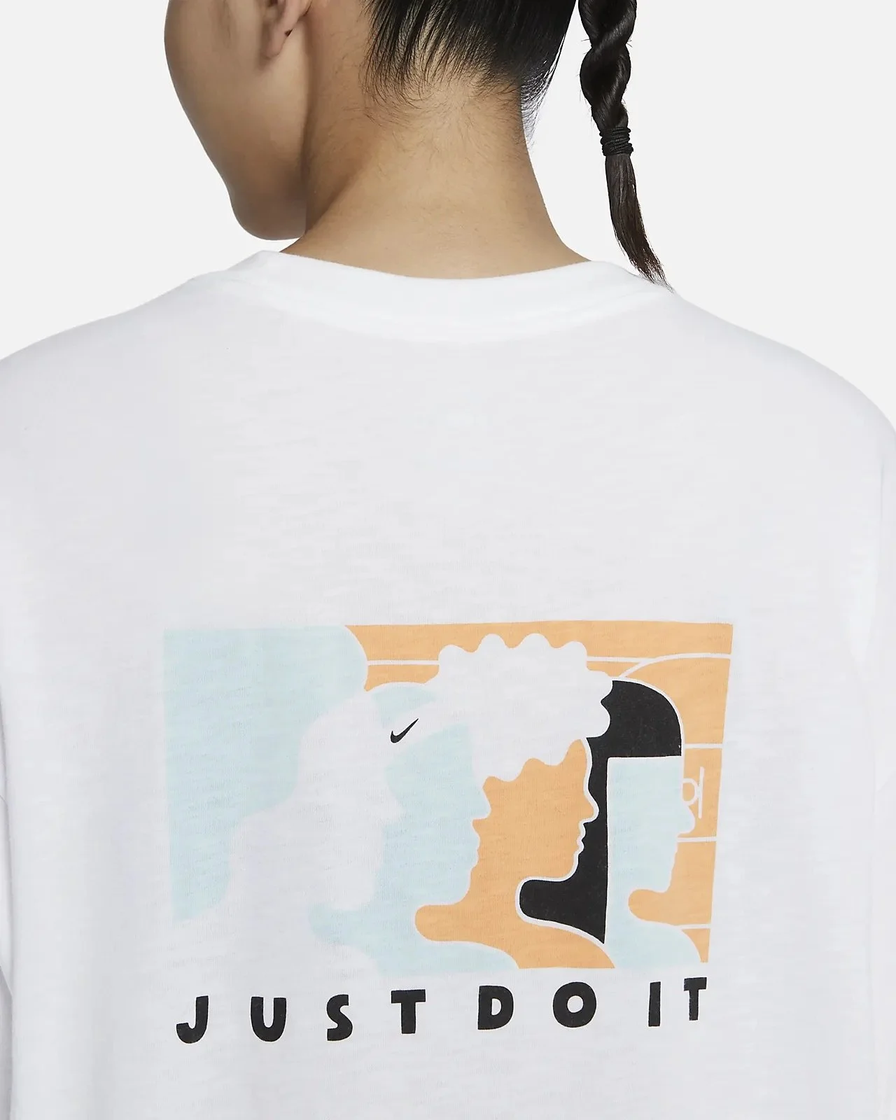 Long-sleeve T-shirt design for NIKE, graphic illustration by freelance illustrator Sayori Wada (outsourced)