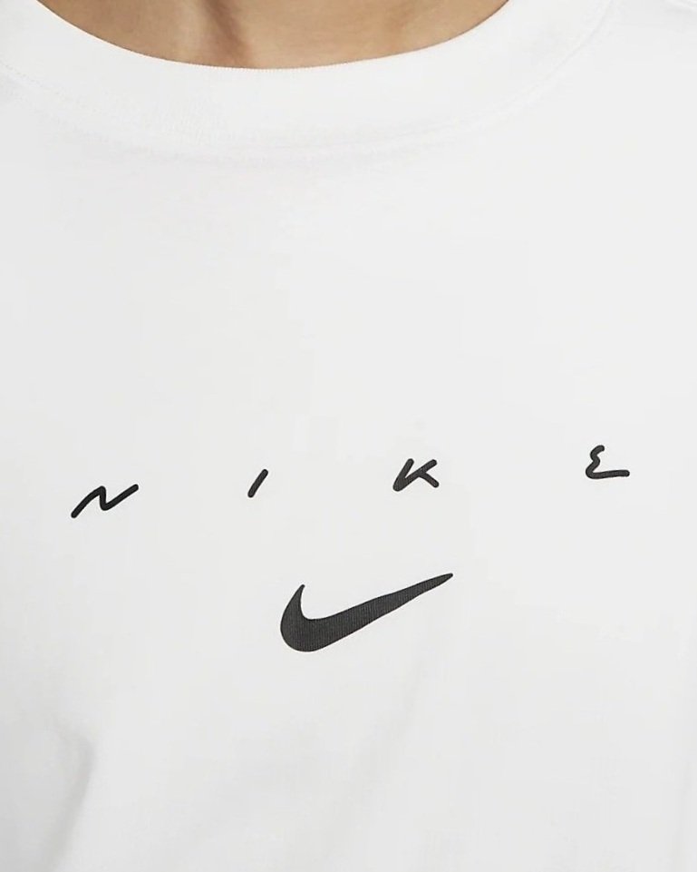 Long-sleeve T-shirt design for NIKE, graphic illustration by freelance illustrator Sayori Wada (outsourced)