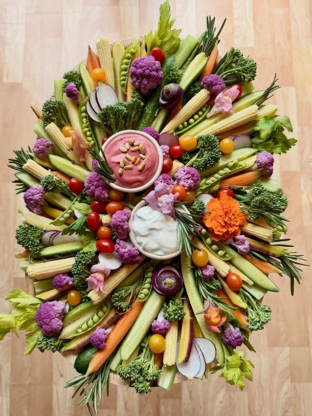 CuratedGrazingCo_vegetable tray.png