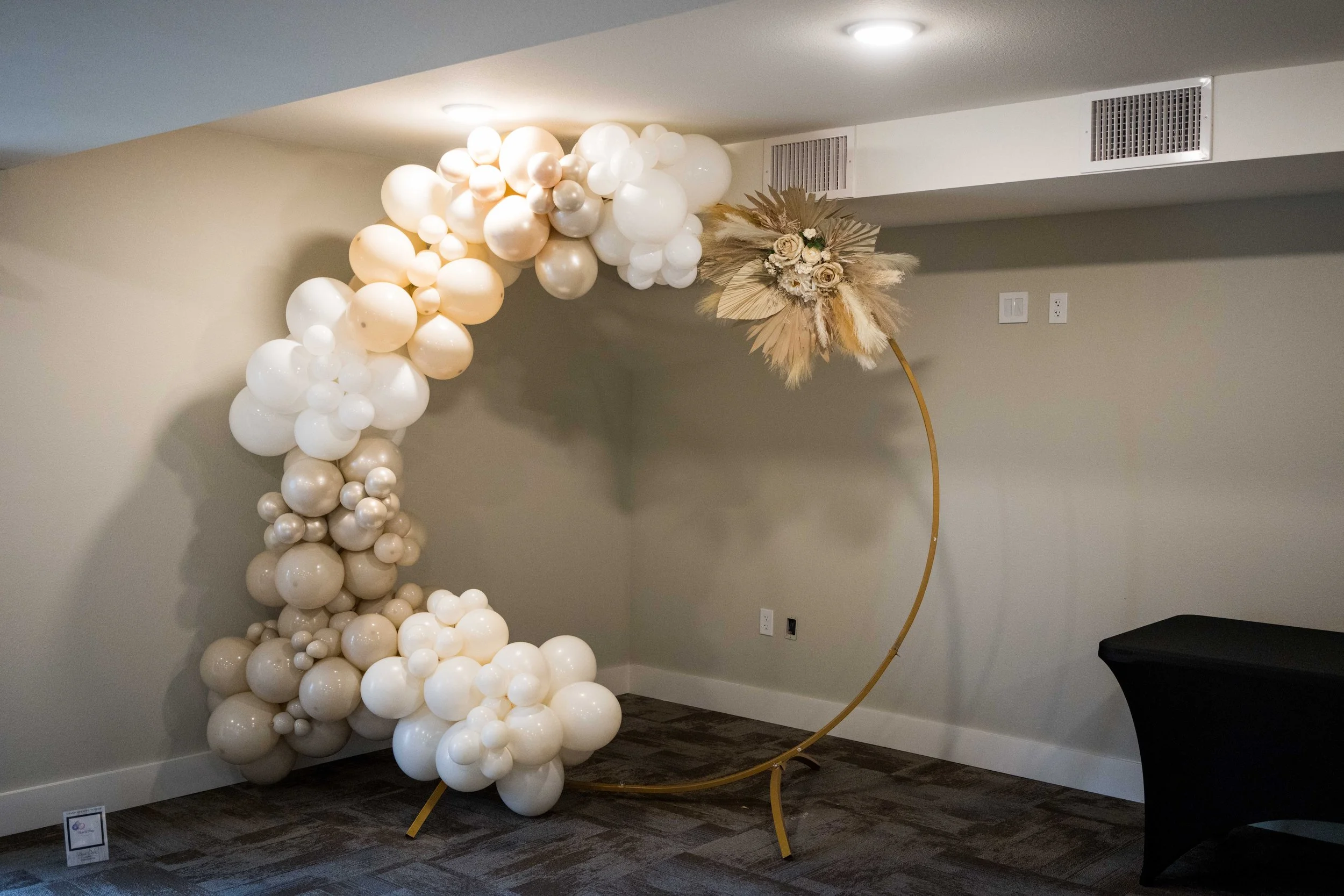 Grand Opening - Balloon arch