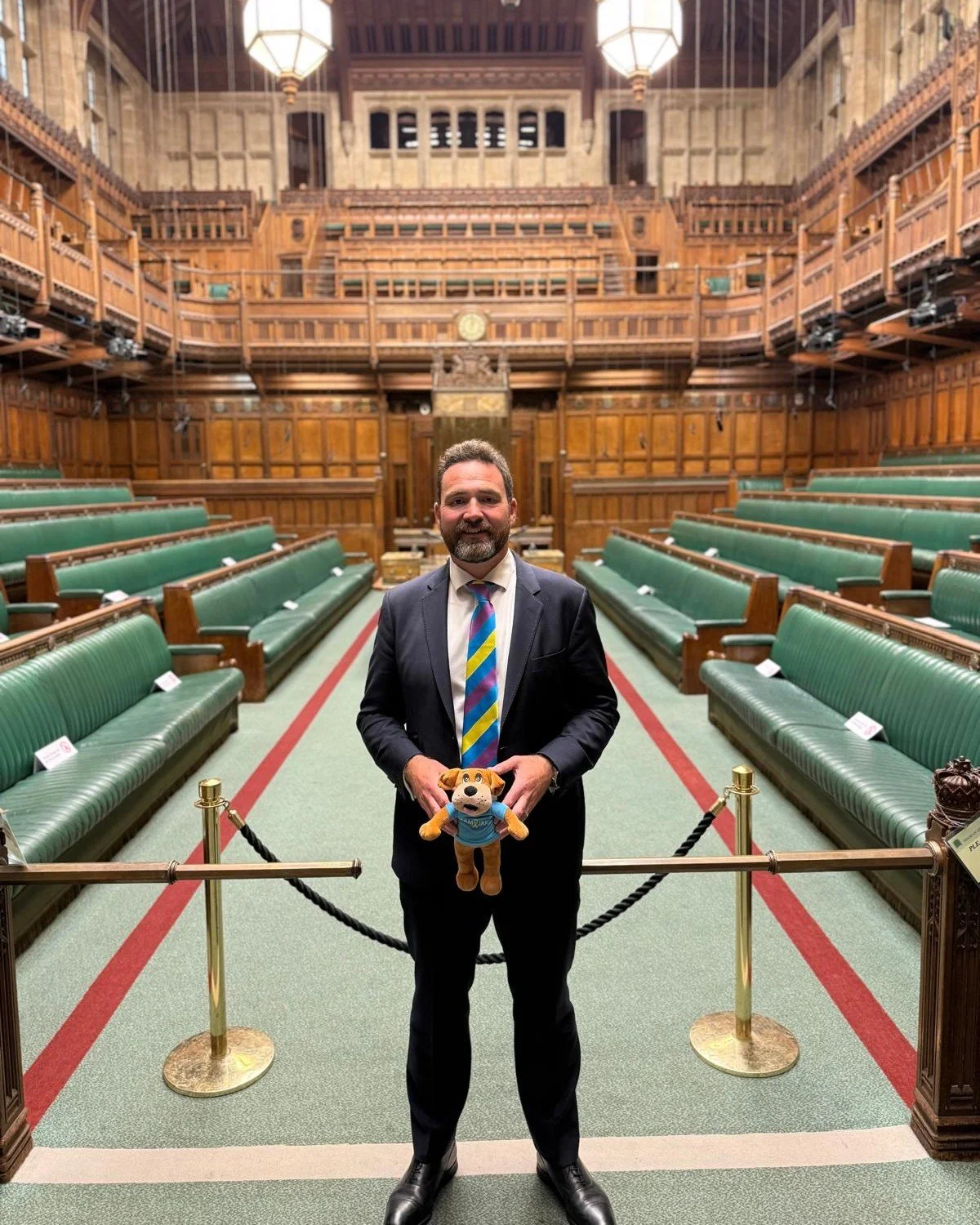 🐾 TJ the dog goes to Westminster!

It was a paw-some moment seeing TJ, the mascot of Livingston constituency charity @team_jak_foundation, take to the famous green benches of the @ukhouseofcommons  to help shine a light on their incredible work.

Al