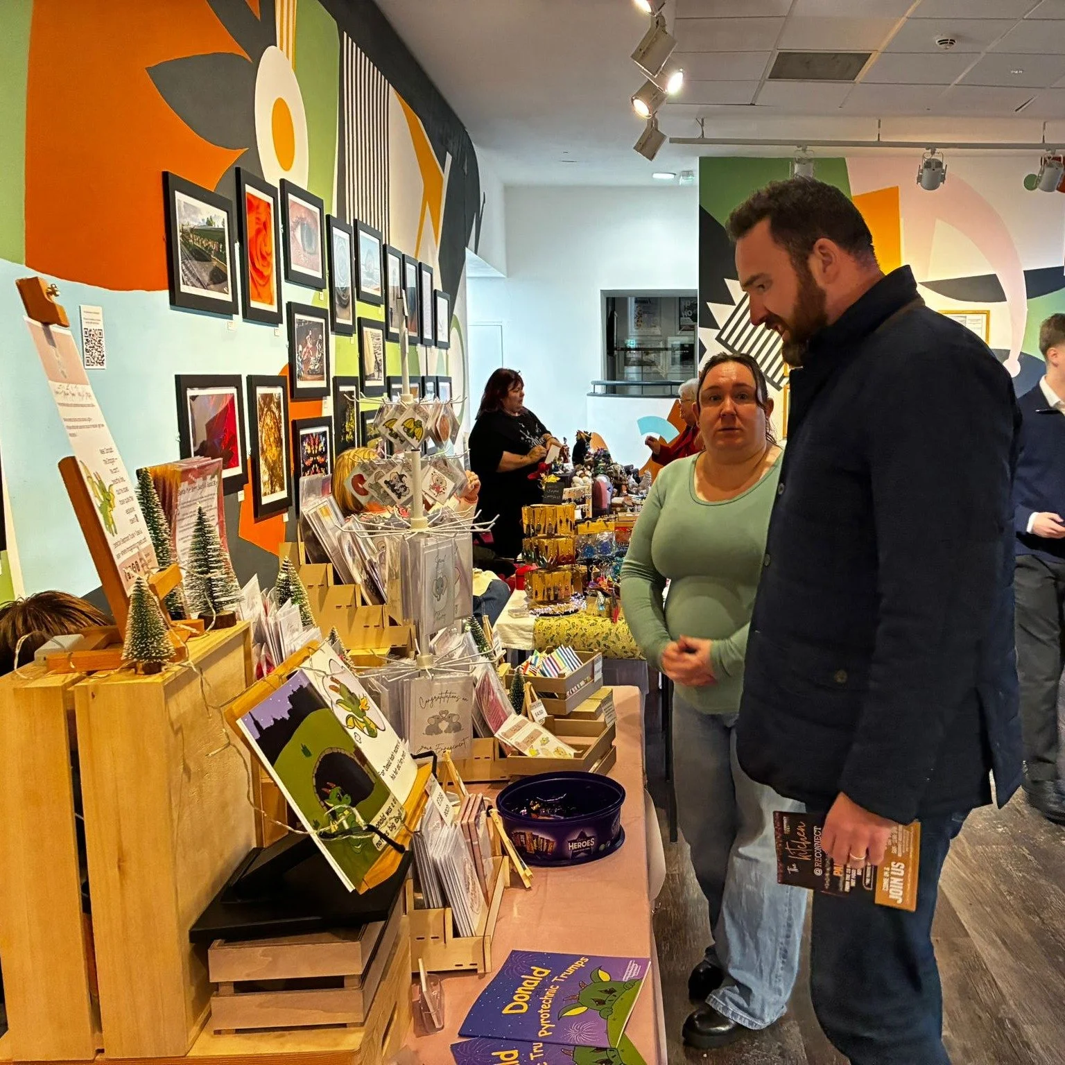 How many days until Christmas?🎄

Already ticking down, and I&rsquo;ve been getting ahead at the @howdenparkcentre  Craft Fair, honey, tablet and a stack of Christmas cards all picked up.

Another highlight was meeting local illustrator and entrepren