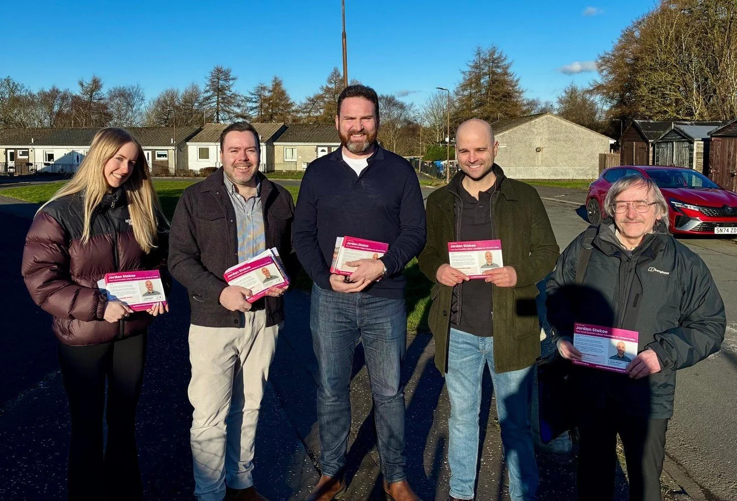 Polbeth street surgery 🚪🏡

Out speaking with residents alongside Jordan Stokoe, Scottish Labour&rsquo;s candidate for Almond Valley in the upcoming Scottish Parliament election.

A clear theme kept coming up in conversations - people want change. W