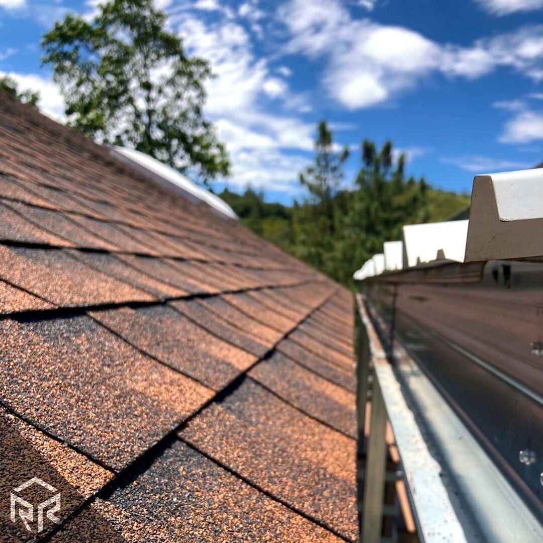 No matter your preferences, we're sure to have a shingle color that fits your style. From dark, elegant grays, to deep, natural browns, to heat-conscious, reflective grays, we offer the finest shingles, all backed up by our Resilient Leak-Free Guaran