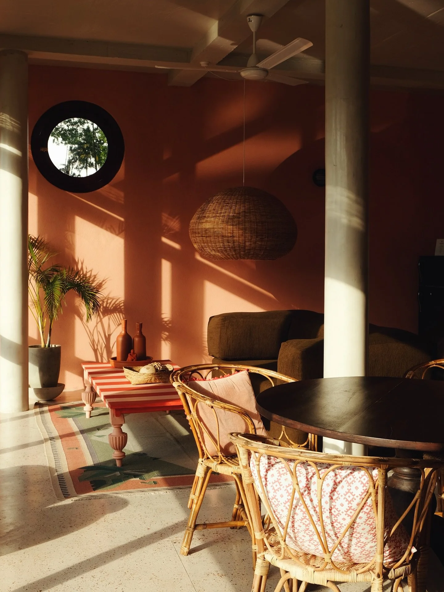 The kind of morning that makes you forget to check your phone.

UDA, our open-space loft at 📍Paddy Lodge, overlooks the rice fields &mdash; 75 square meters of soft light, silence, and slow awakenings with the sunrise.

Start your day with rooftop y