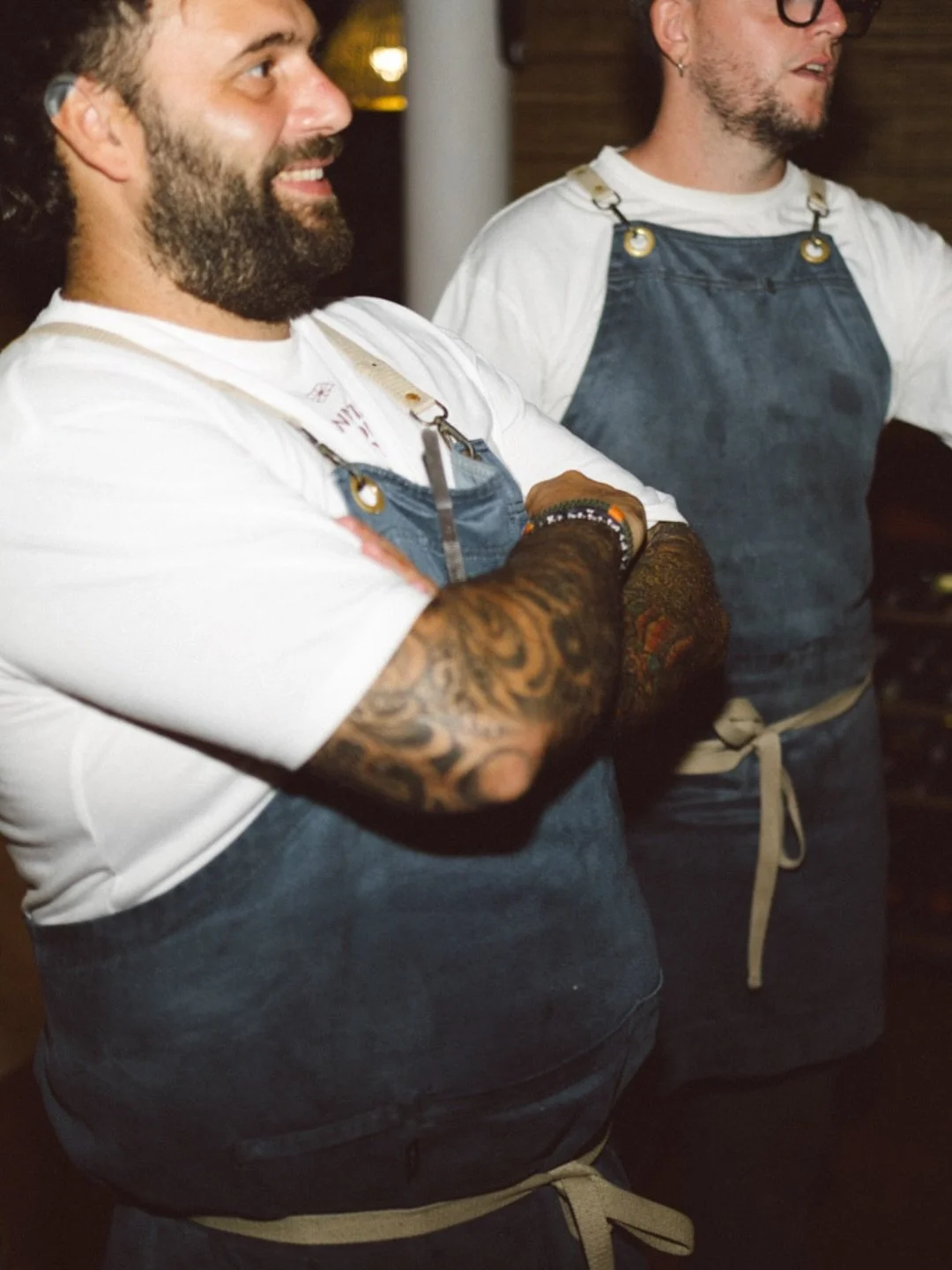 Meet Tito.
Our Italian chef. One year at Casa Tikiri. Eight years in Italian restaurants, one in Copenhagen, and now here, on the south coast of Sri Lanka.

He carried his Italian soul with him. The technique, the colours on the plate, the way food s
