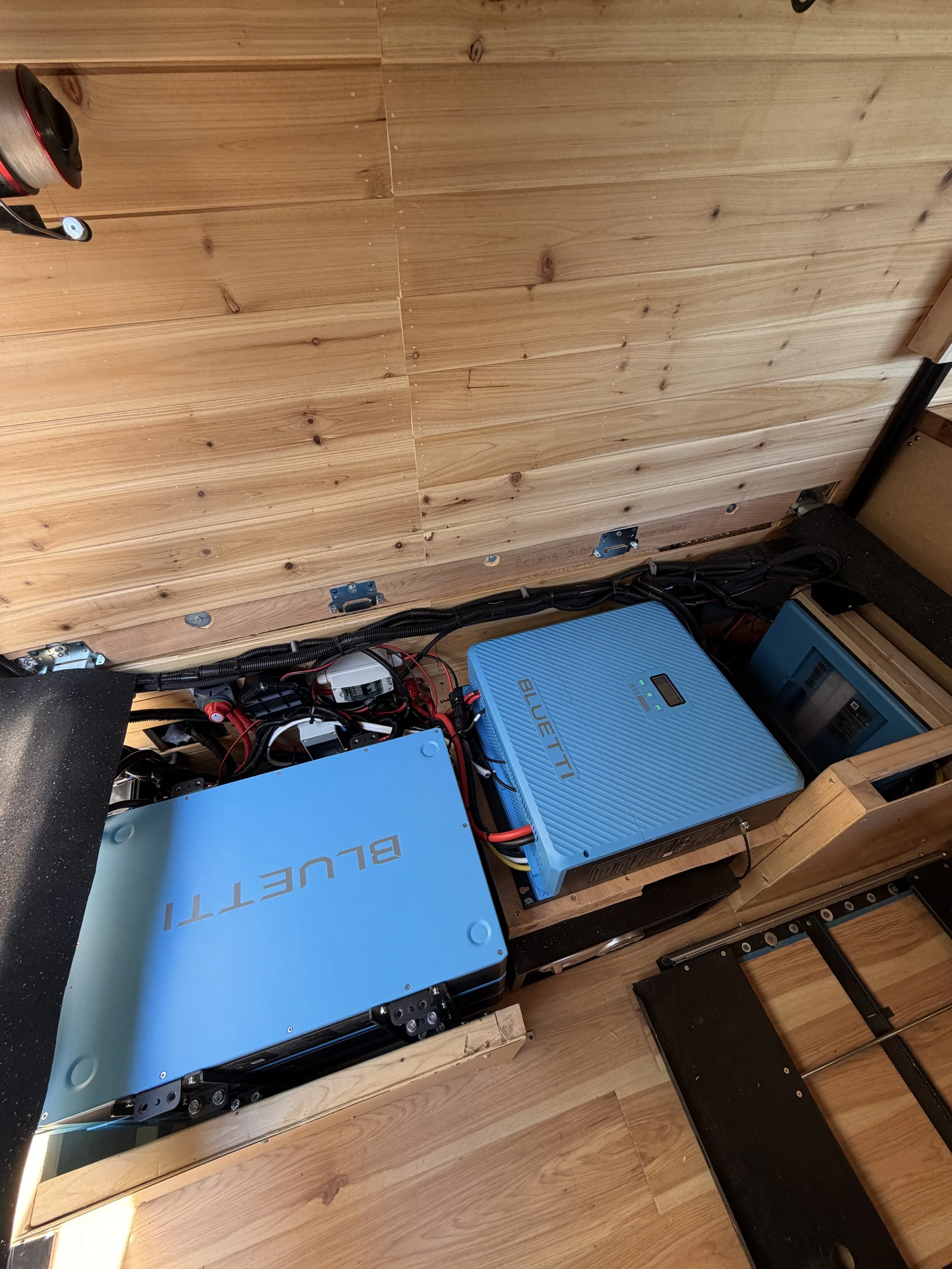Bluetti RV5 electrical install, 48 V, 3 batteries