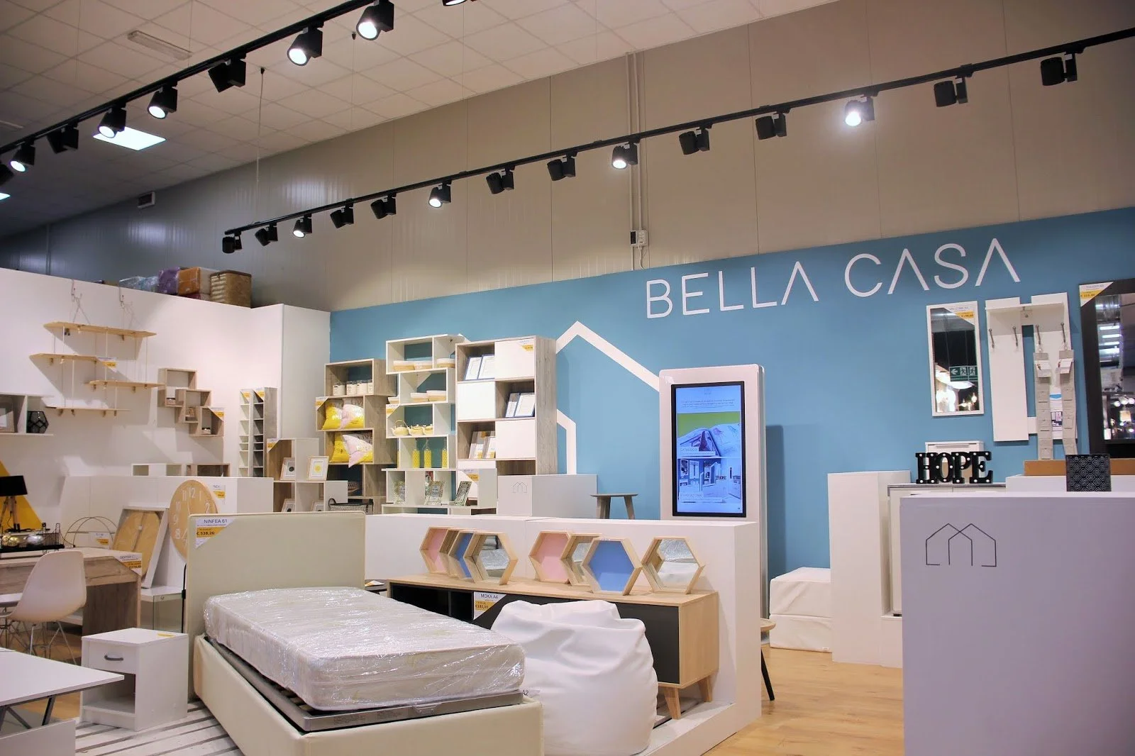 Shopping online o acquisti in negozio? Il corner di BellaCasa!
