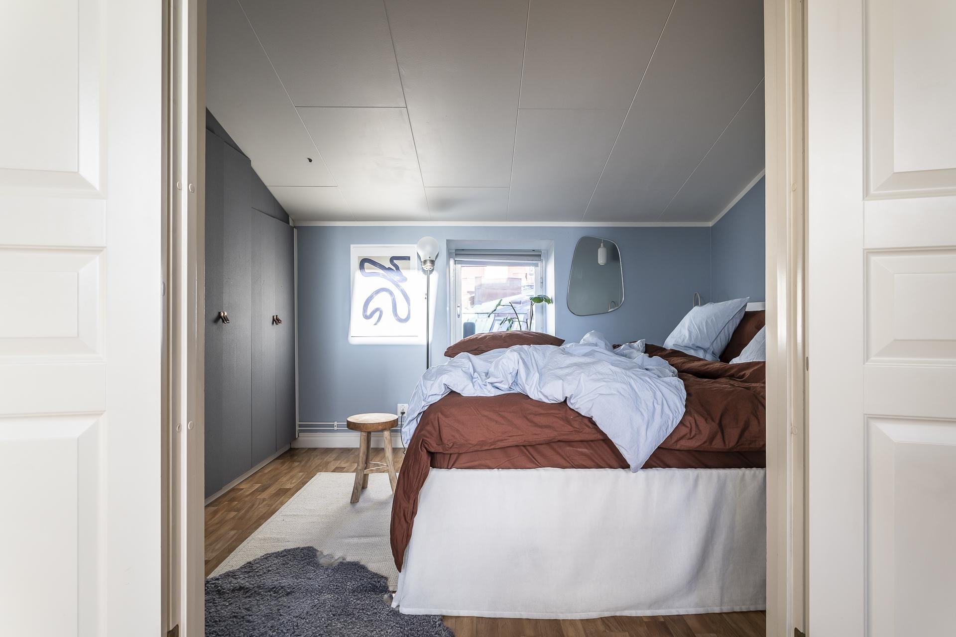 camera da letto stile nordico - chiccacasa - camera da letto pareti celesti