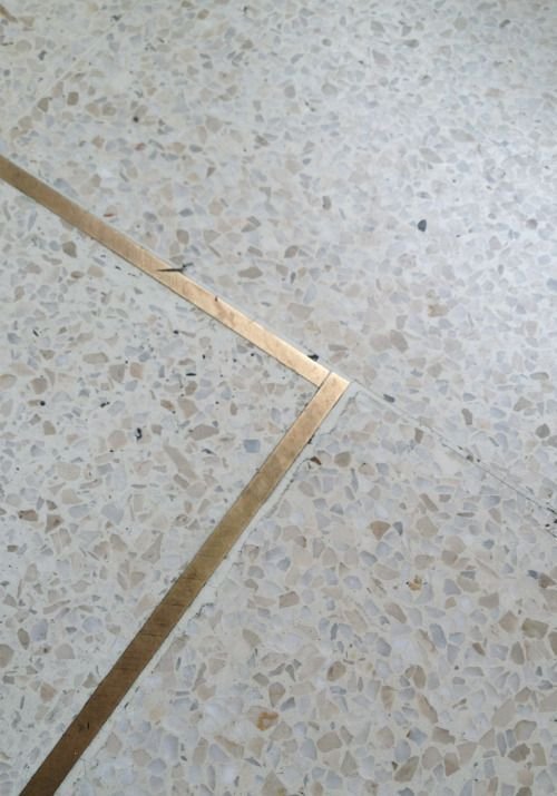 battiscopa pavimento graniglia 3.jpg