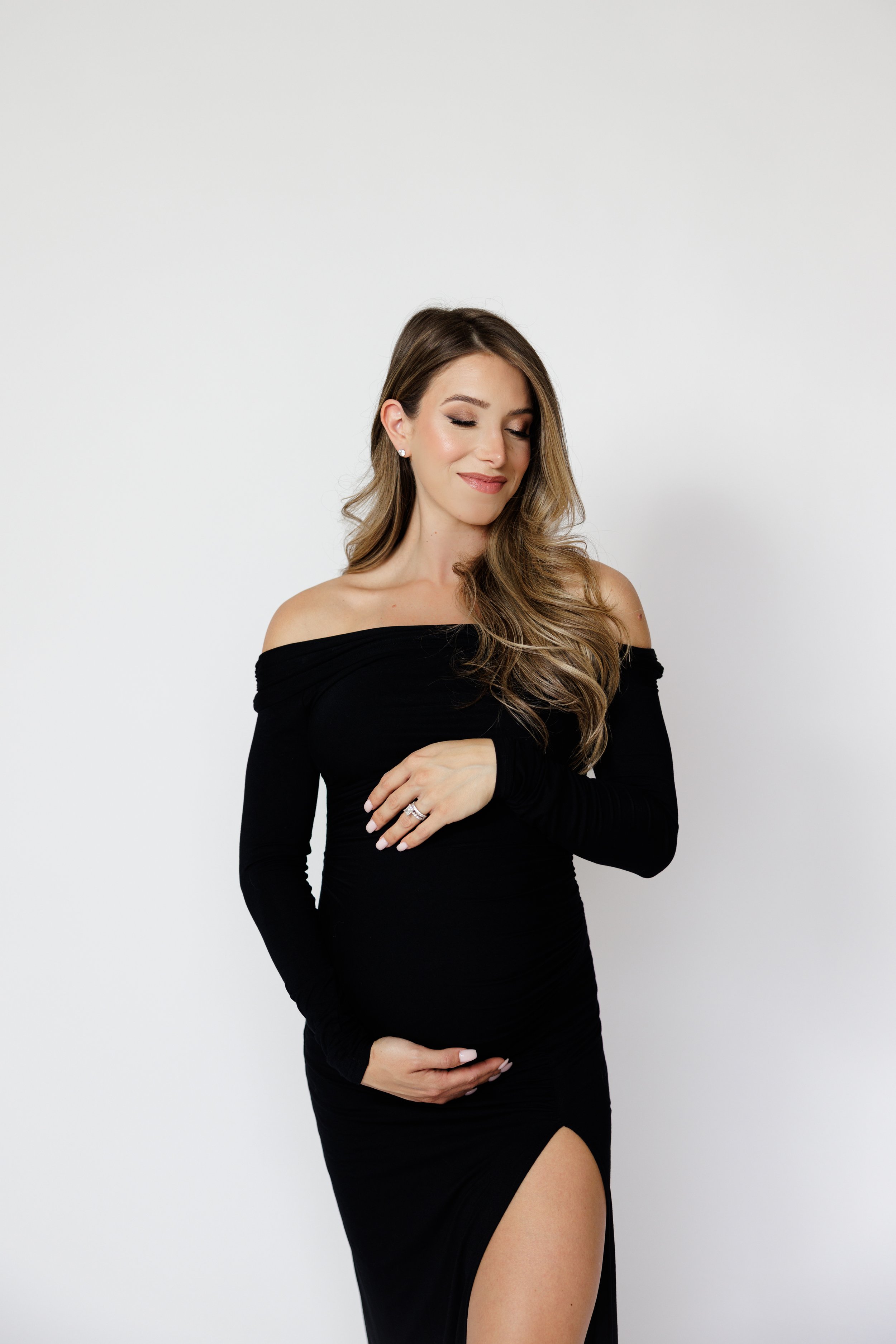 Alexis Studio Maternity-8-2.jpg