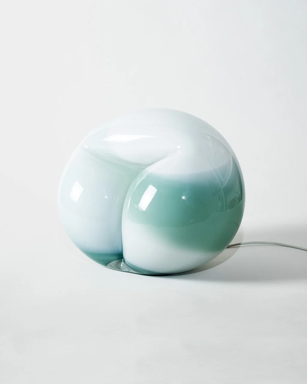 Groß (241203_peach_lamp_highres_4x5).jpeg