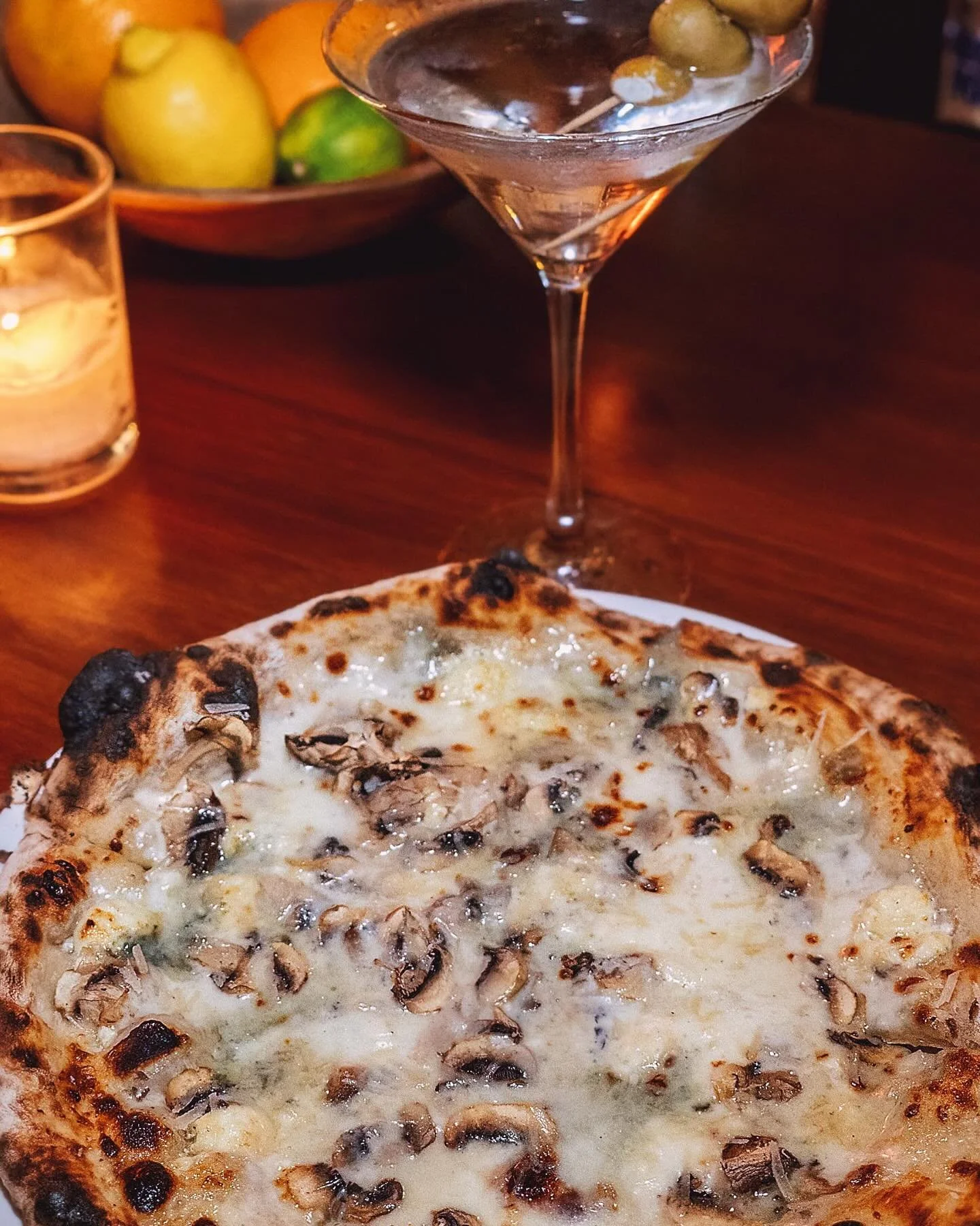 What could be better than pizza + martini🍸🍕🎶