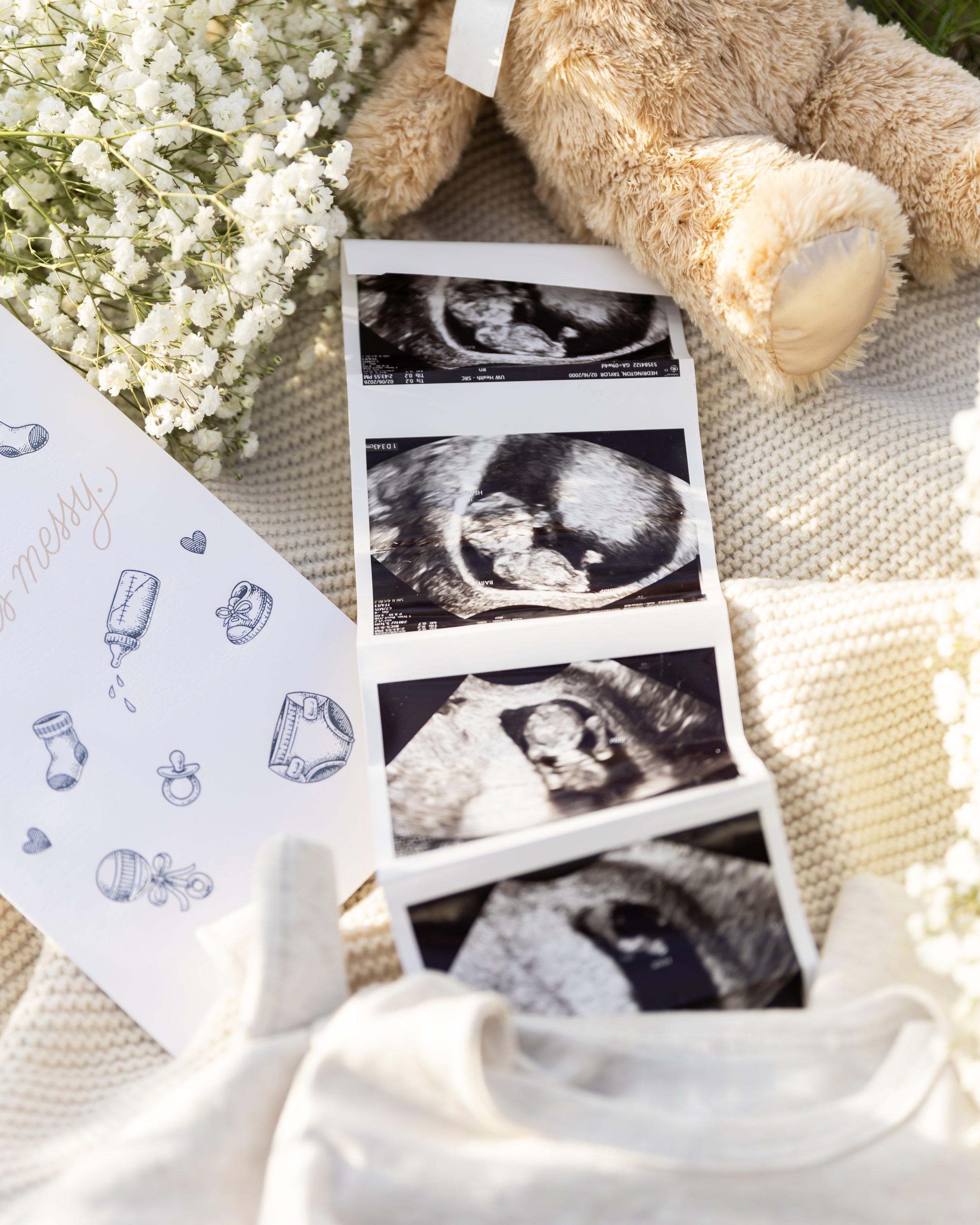 taylorandzachbabyannouncement4.jpg