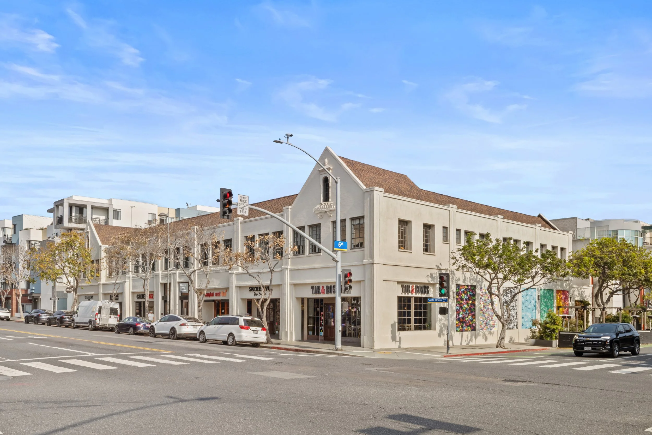 FOR LEASE
610 Santa Monica Blvd, Santa Monica
Ground Retail + 2nd Fl Small Executive Suites