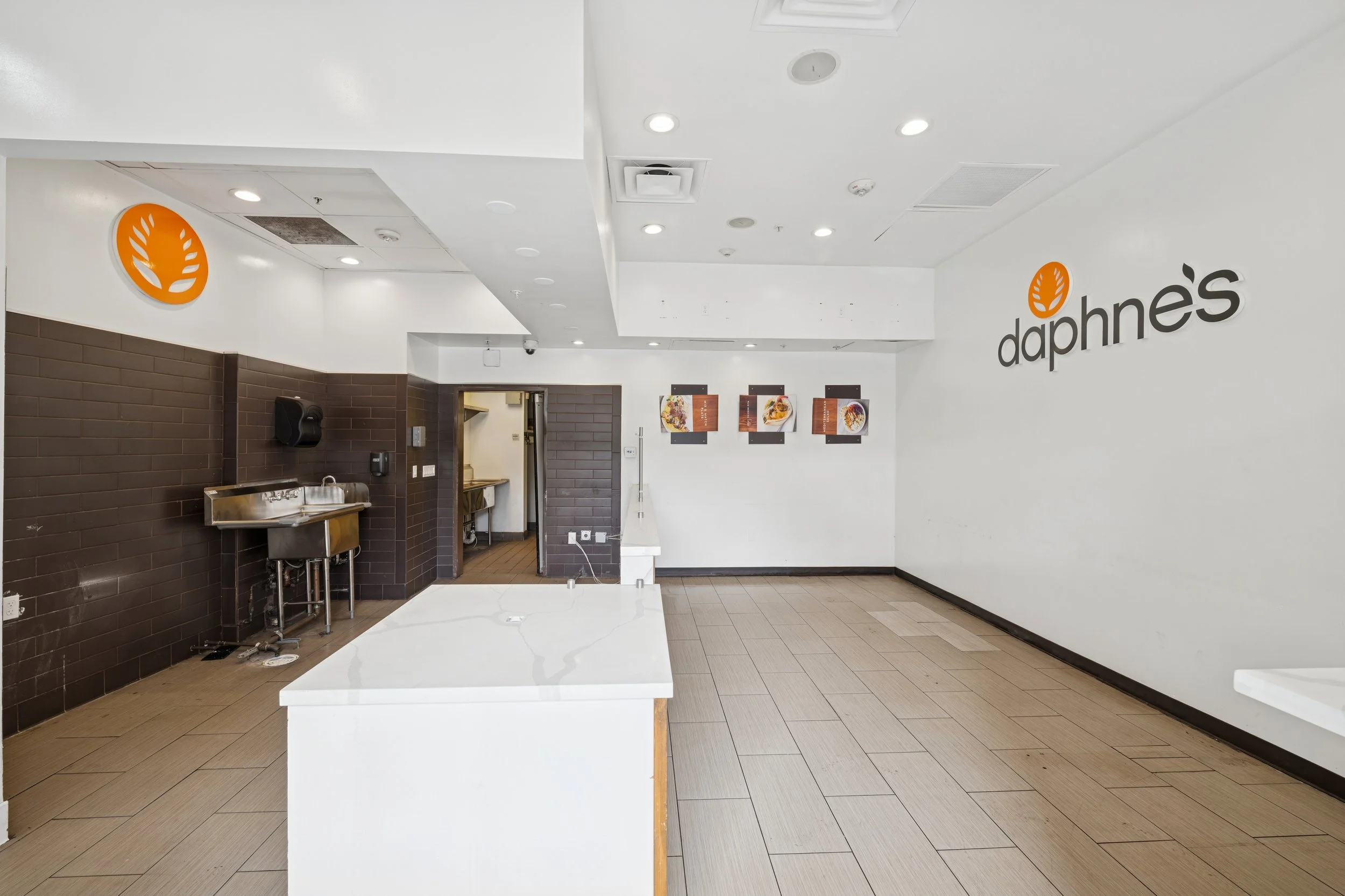 FOR LEASE
L.A. Live - Suite 37, DTLA
QSR with Back Room for Food Prep
