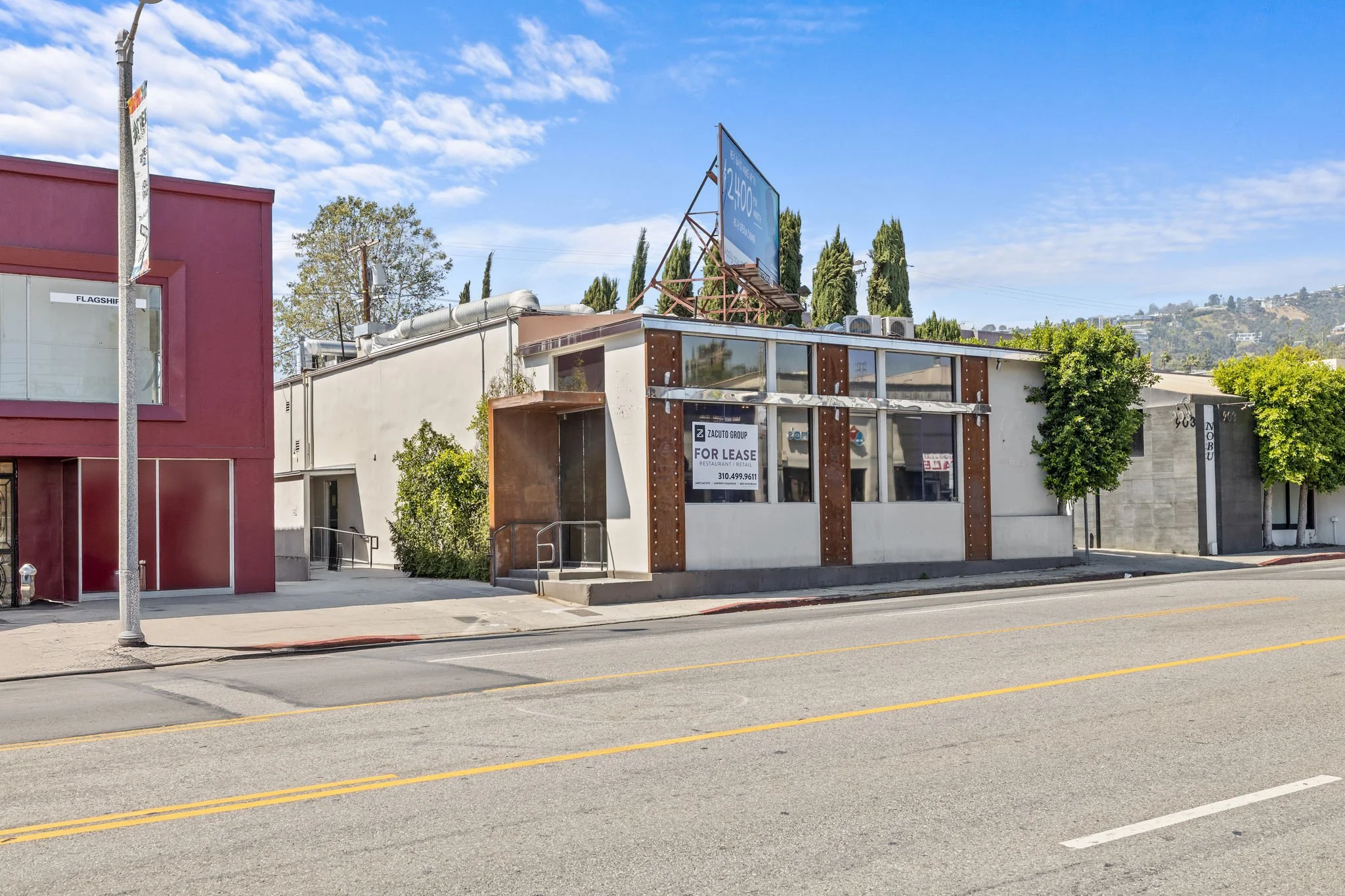 FOR LEASE
861 N La Cienega Blvd
High-End Turn Key Stand Alone Restaurant