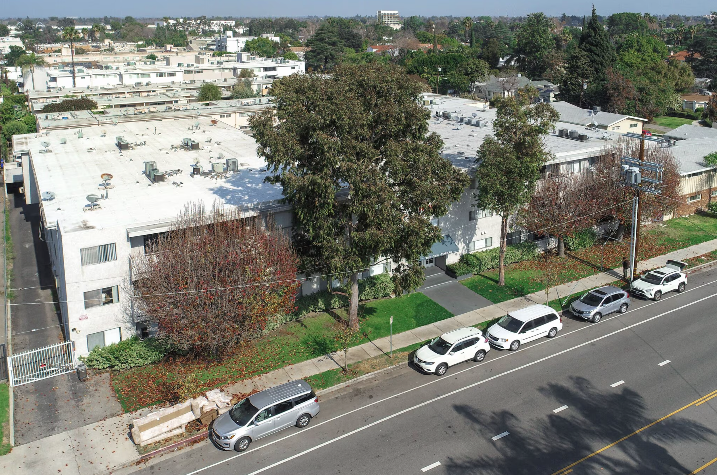 FOR SALE
13951 Moorpark St, Sherman Oaks
34 Unit Investment Property