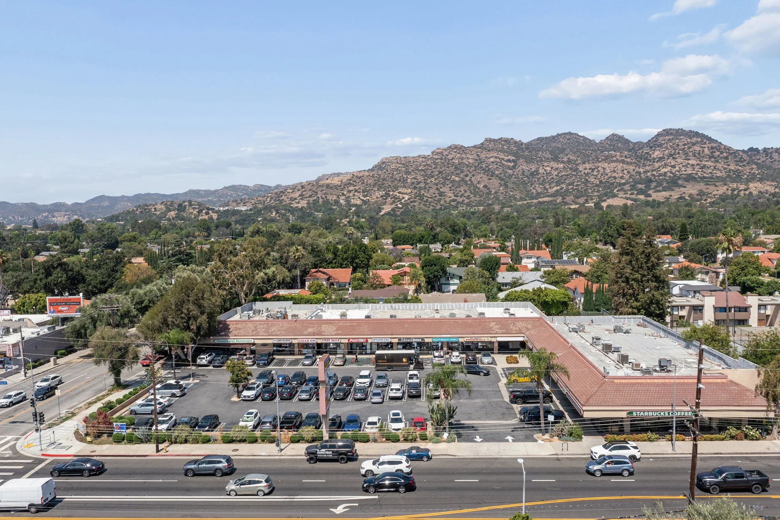 FOR LEASE
9901 Topanga Canyon Blvd, Chatsworth
Approx 2,200 SF Corner Retail Space